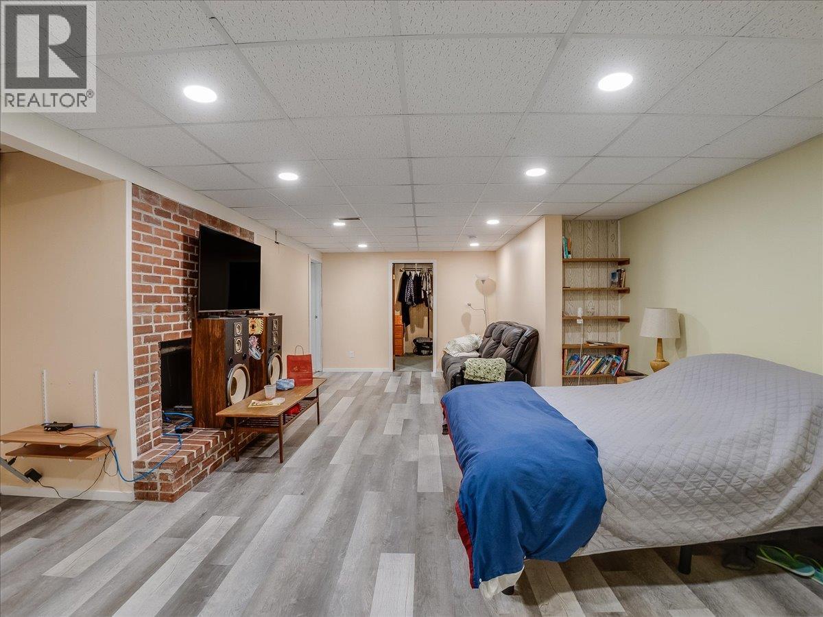 1500 3b Hwy, Fruitvale, British Columbia  V0G 1L1 - Photo 40 - 10384129