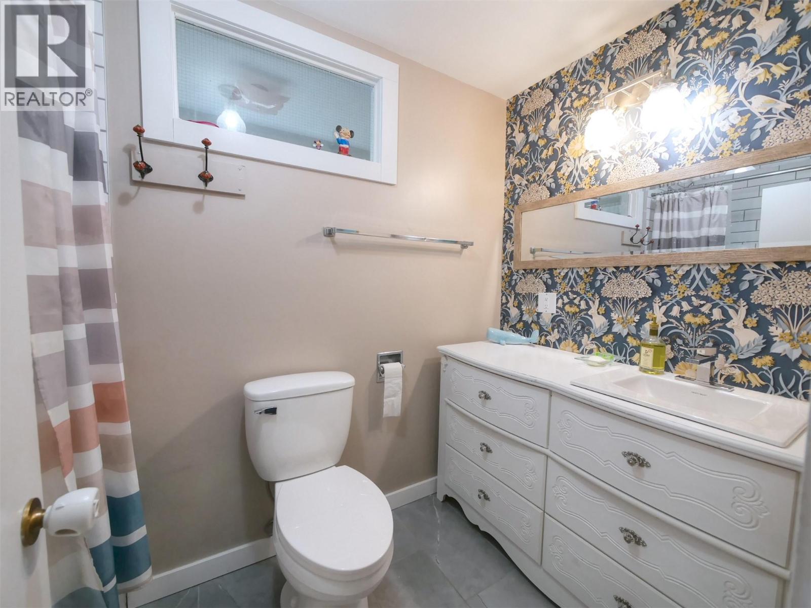 819 Glen Drive, Trail, British Columbia  V1R 1B5 - Photo 8 - 10384083