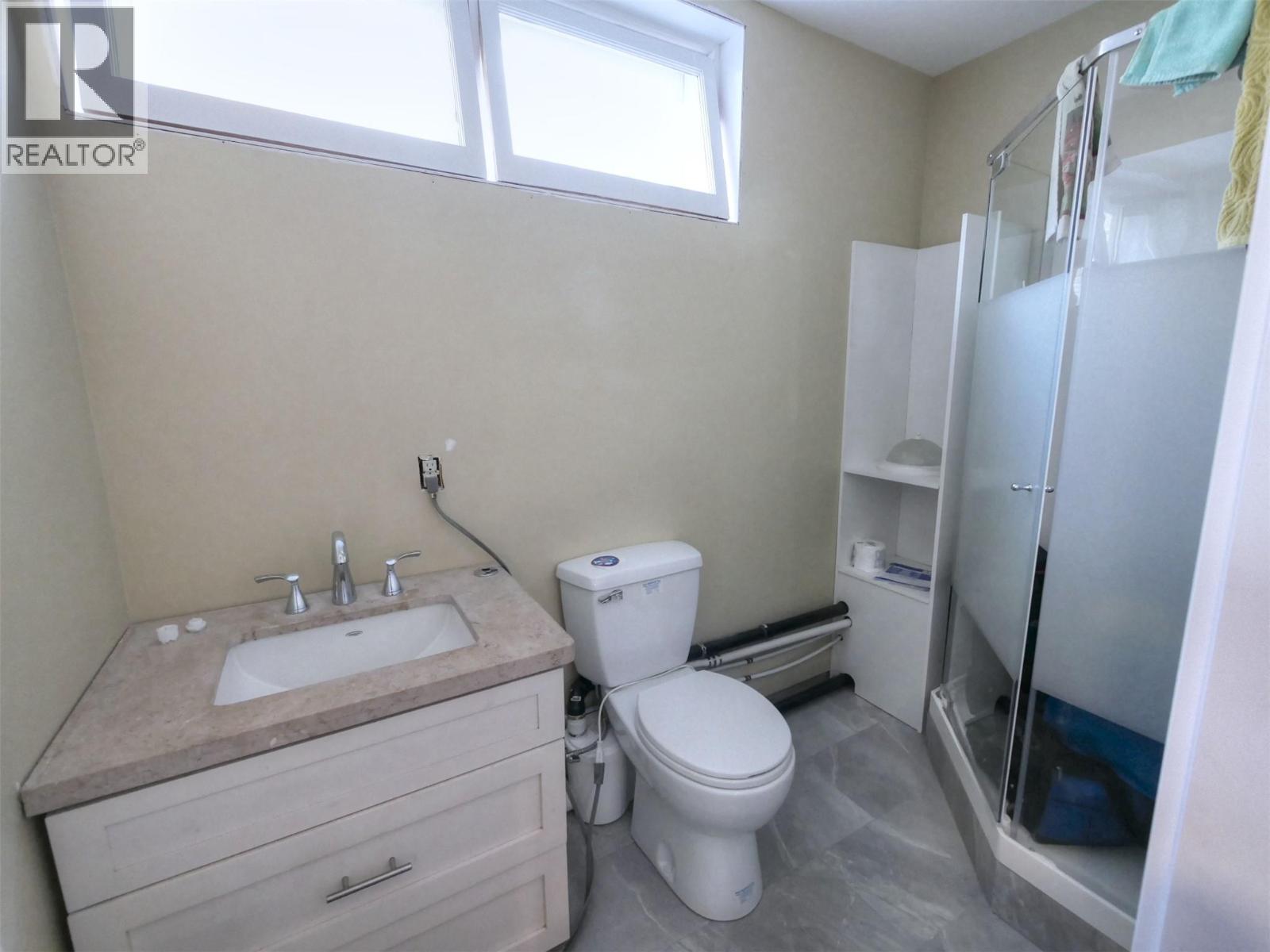 819 Glen Drive, Trail, British Columbia  V1R 1B5 - Photo 9 - 10384083