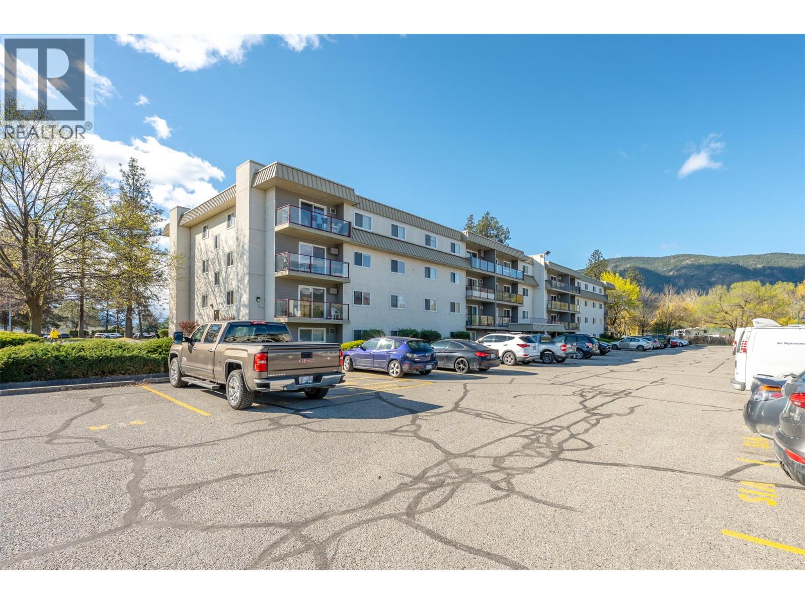 110 Skaha Place Unit# 401, Penticton, British Columbia  V2A 7L1 - Photo 1 - 10384147