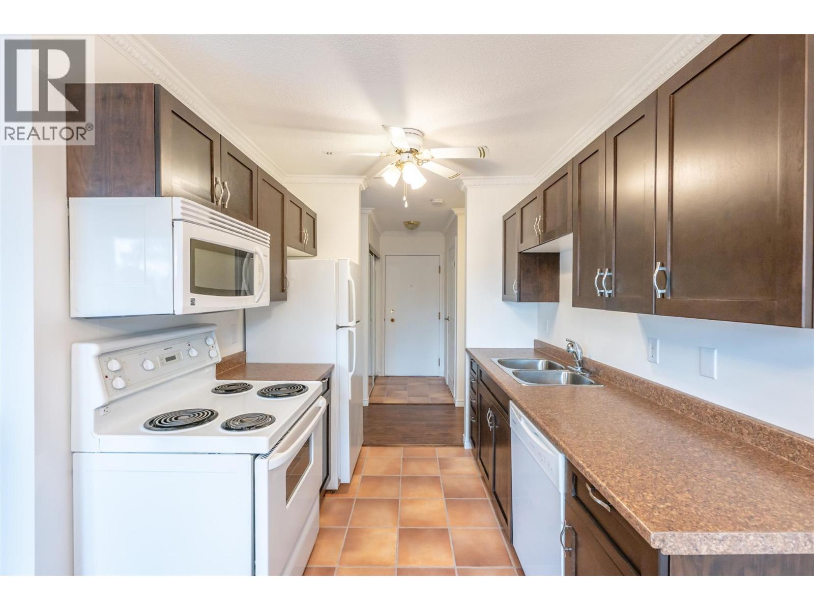 110 Skaha Place Unit# 401, Penticton, British Columbia  V2A 7L1 - Photo 12 - 10384147