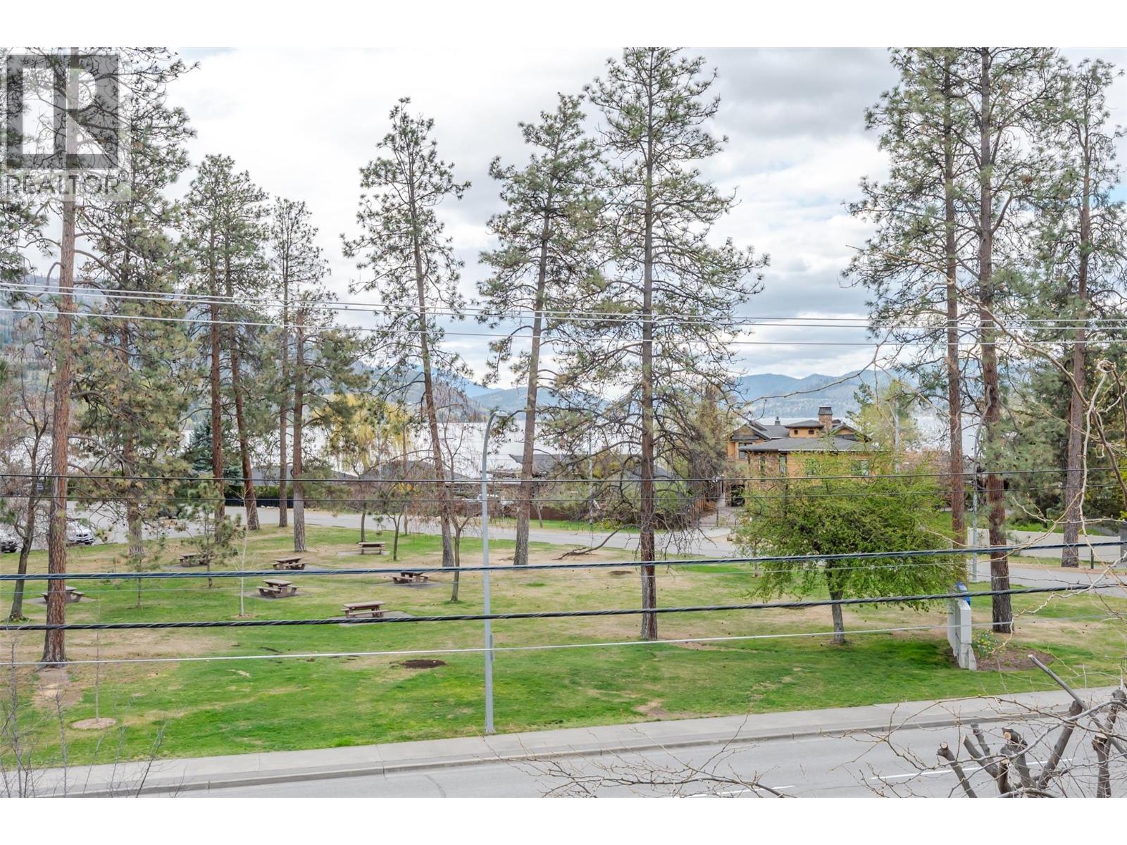 110 Skaha Place Unit# 401, Penticton, British Columbia  V2A 7L1 - Photo 2 - 10384147