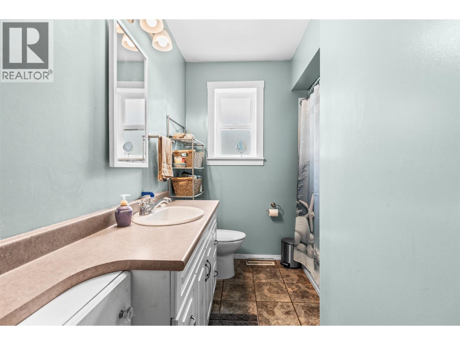 4000a 30 Avenue, Vernon, British Columbia  V1T 2G3 - Photo 22 - 10382325