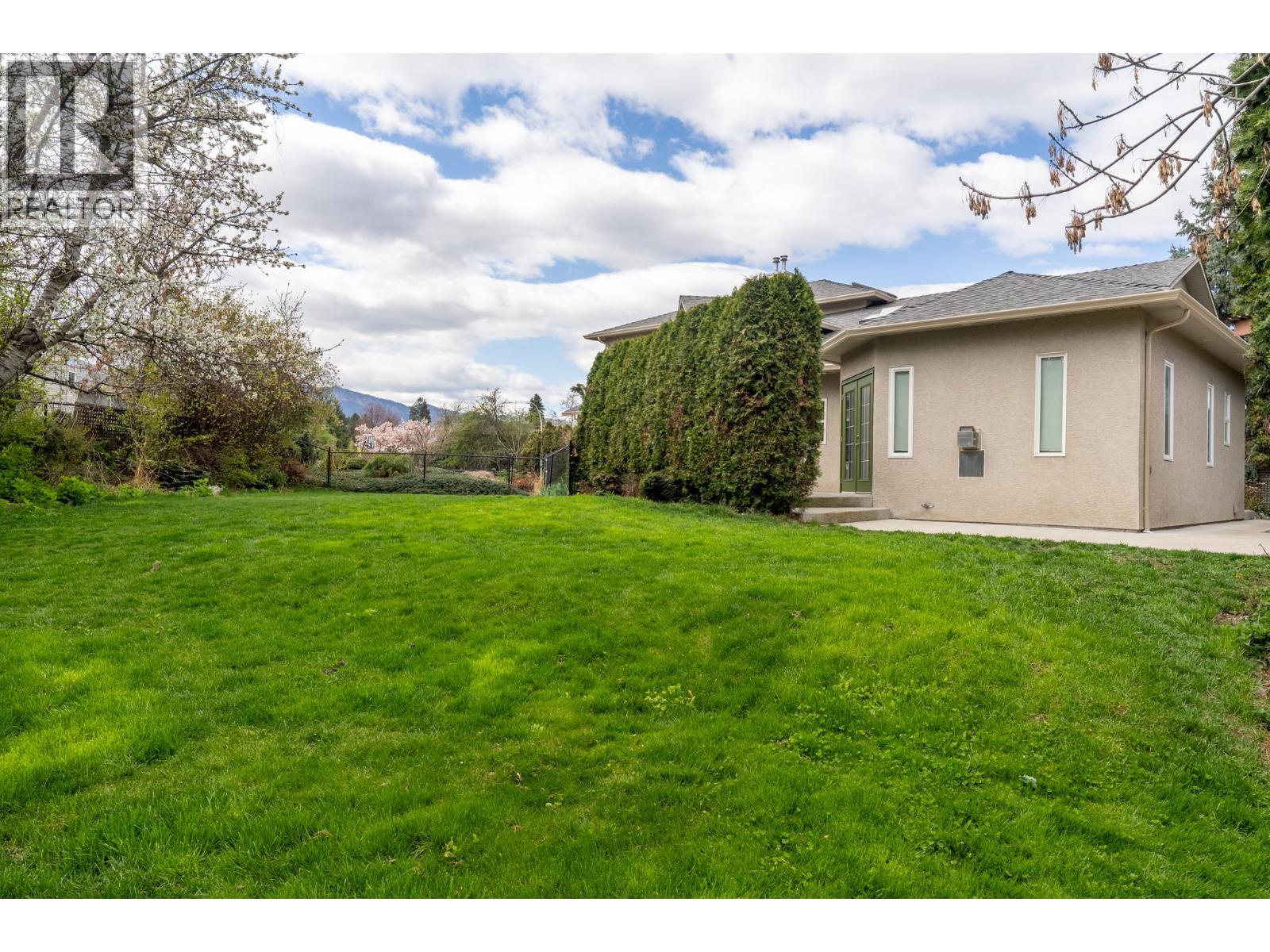 795 Torrs Court, Kelowna, British Columbia  V1W 1B5 - Photo 28 - 10383780