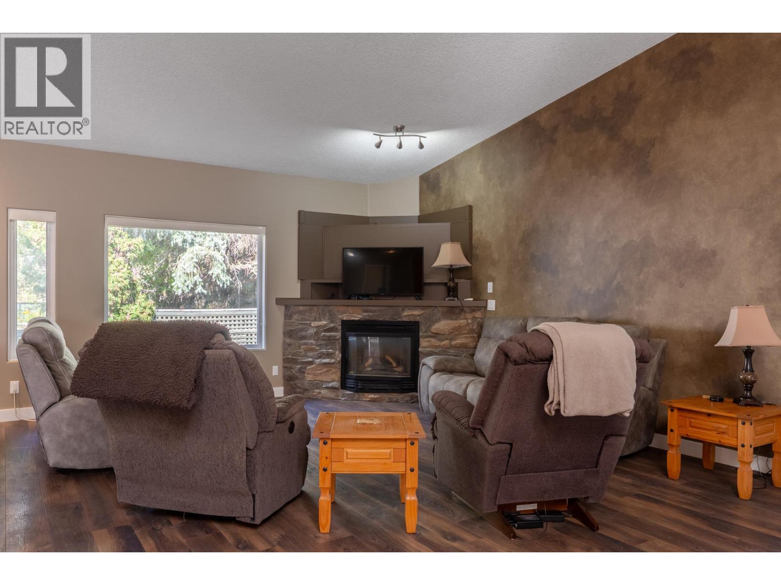 795 Torrs Court, Kelowna, British Columbia  V1W 1B5 - Photo 5 - 10383780