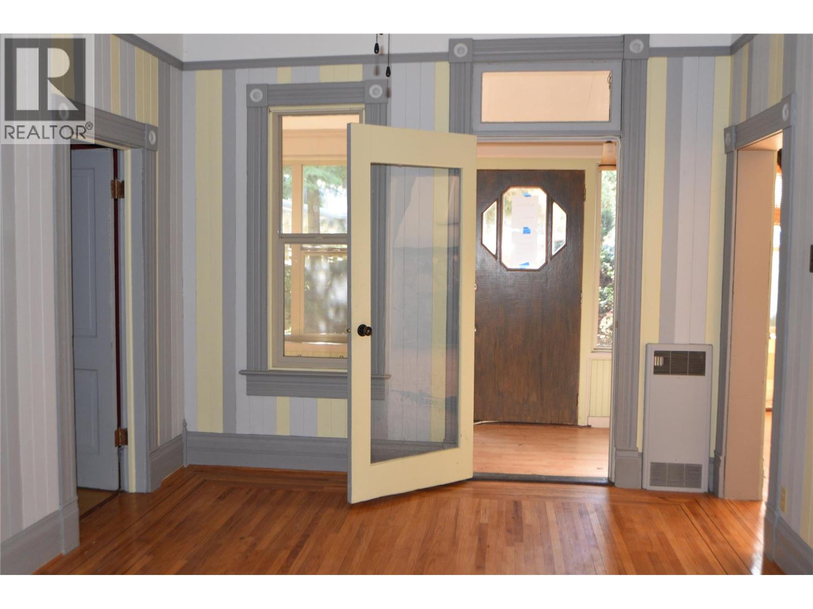 909 Edgewood Avenue, Nelson, British Columbia  V1L 4E1 - Photo 14 - 10383693