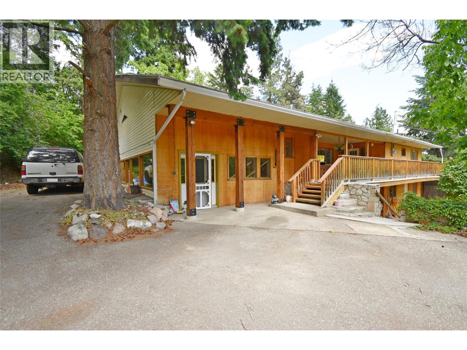 382 Kildare Way, Vernon, British Columbia  V1H 2C7 - Photo 1 - 10384135