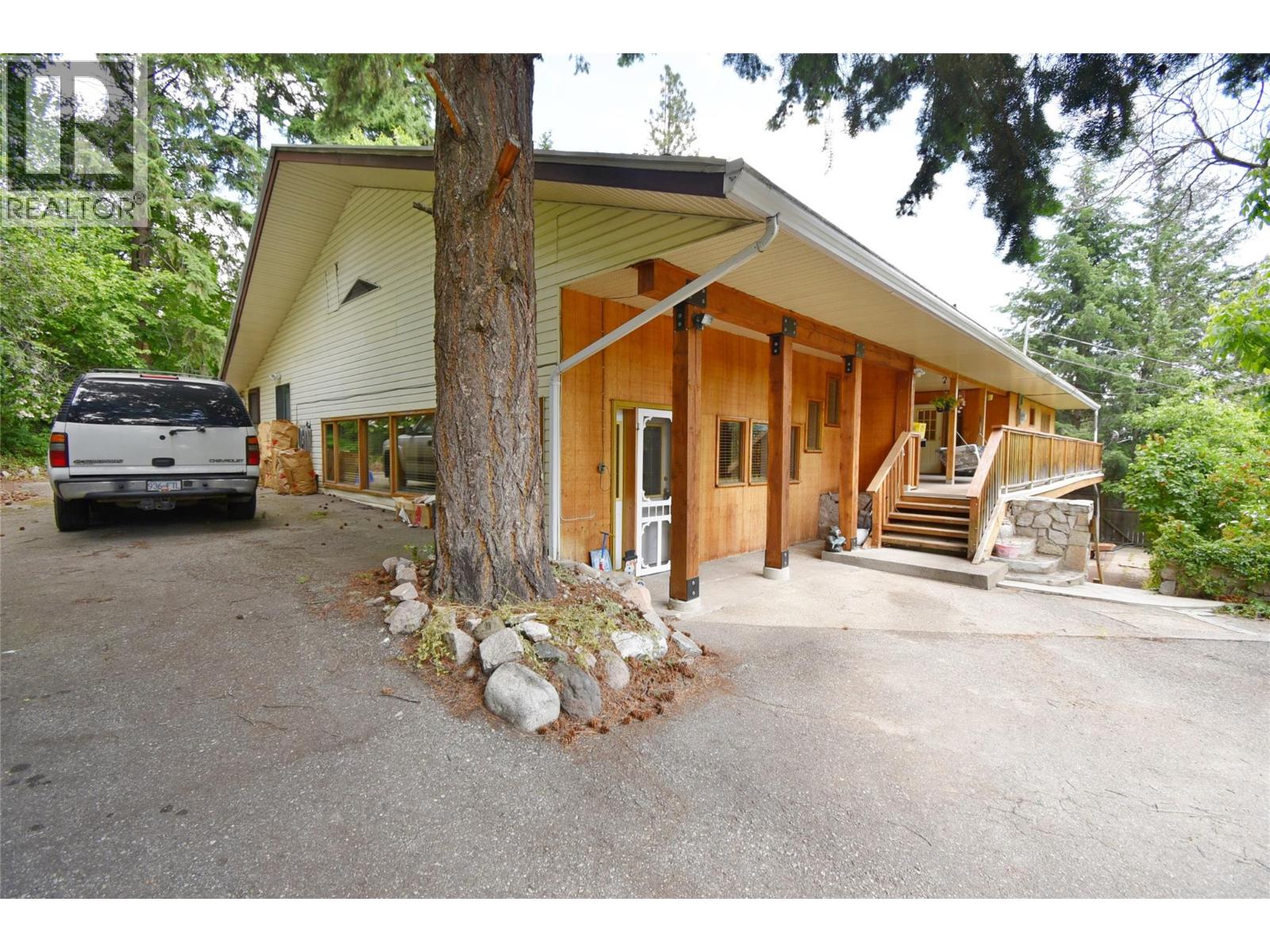 382 Kildare Way, Vernon, British Columbia  V1H 2C7 - Photo 2 - 10384135