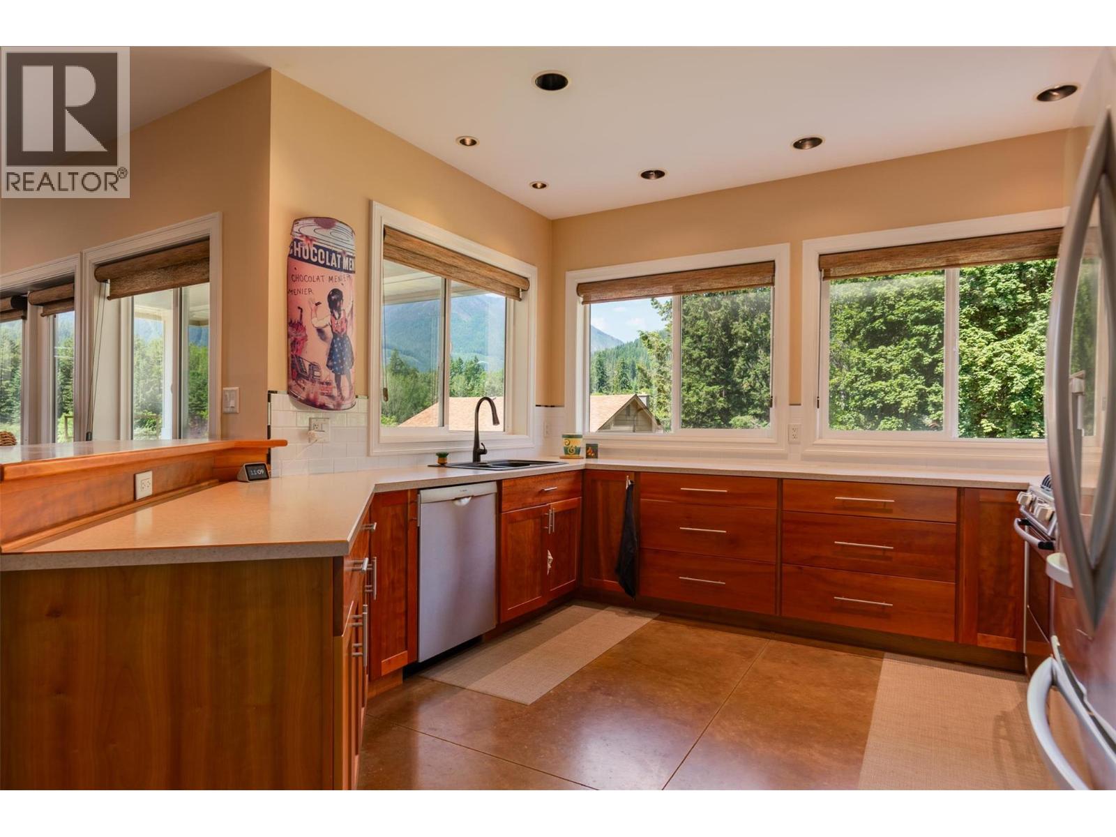 509 6th Street, Kaslo, British Columbia  V0G 1M0 - Photo 28 - 10383125