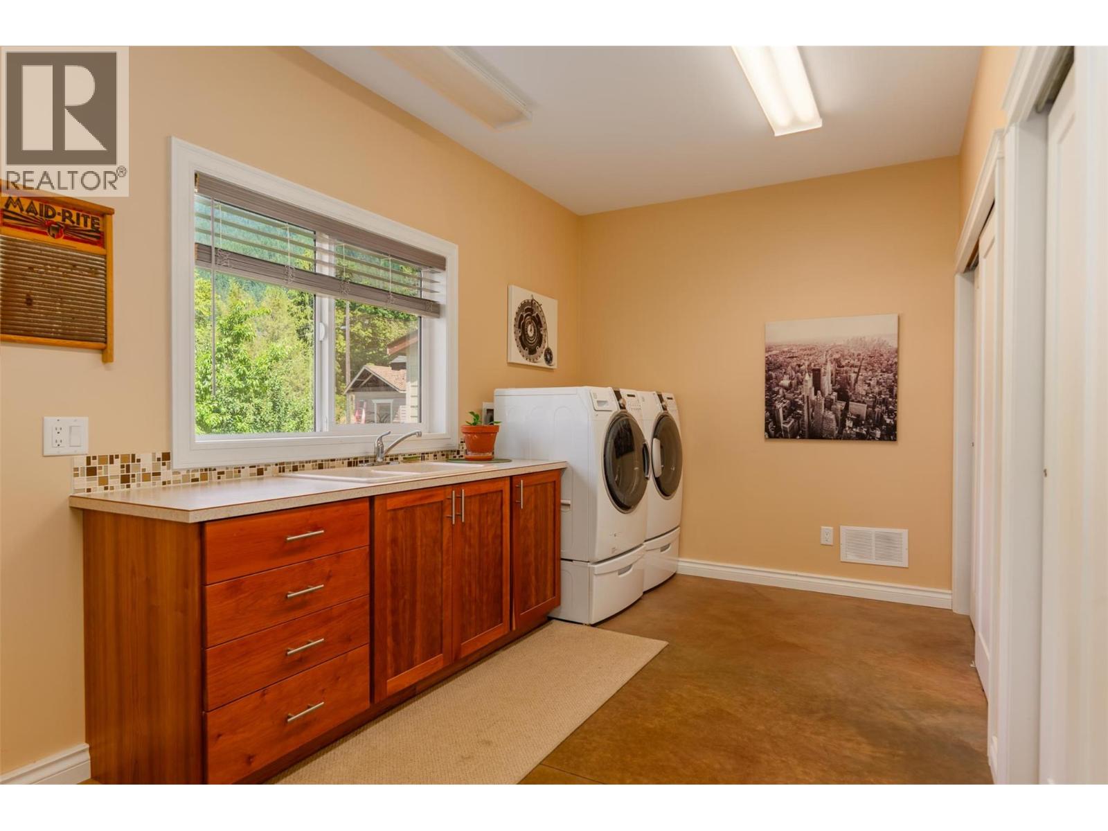 509 6th Street, Kaslo, British Columbia  V0G 1M0 - Photo 31 - 10383125