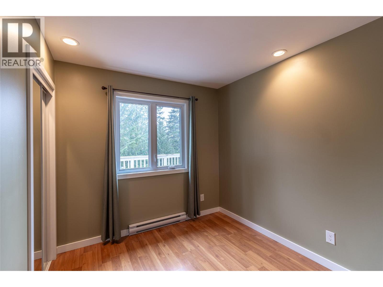 16242 Selkirk Road, Crawford Bay, British Columbia  V0B 1E0 - Photo 18 - 10384097