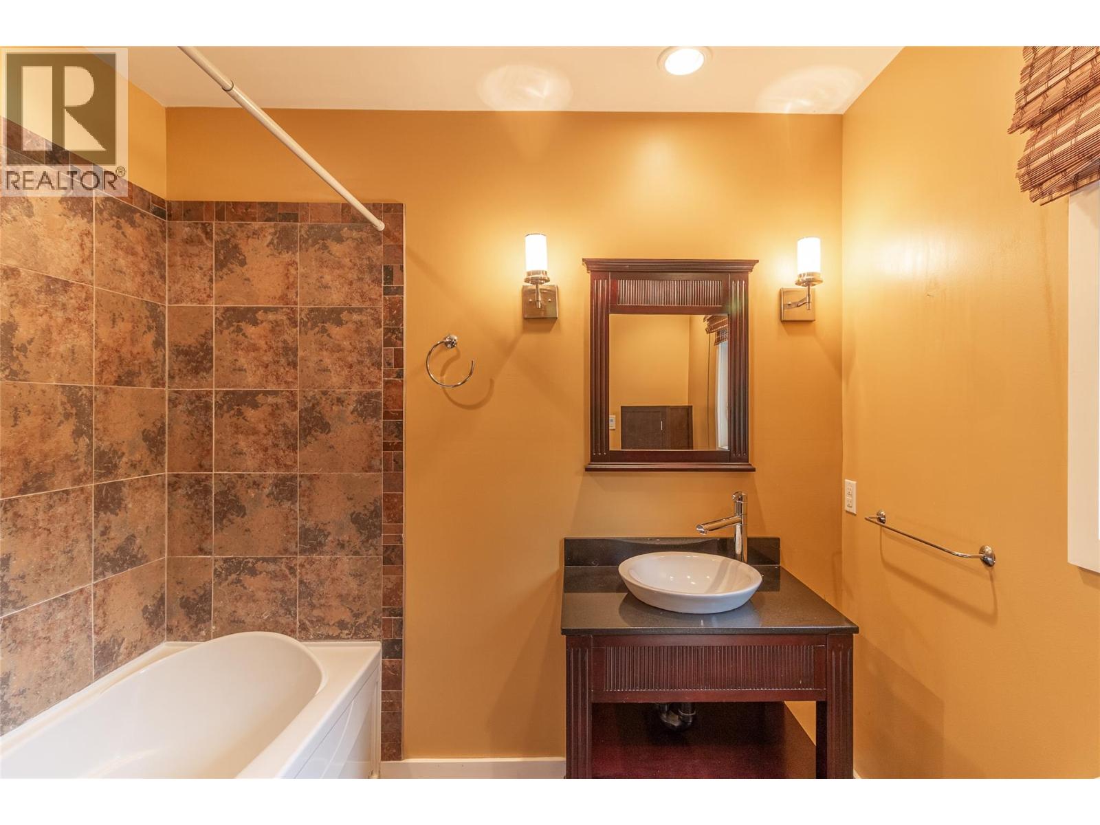 16242 Selkirk Road, Crawford Bay, British Columbia  V0B 1E0 - Photo 19 - 10384097