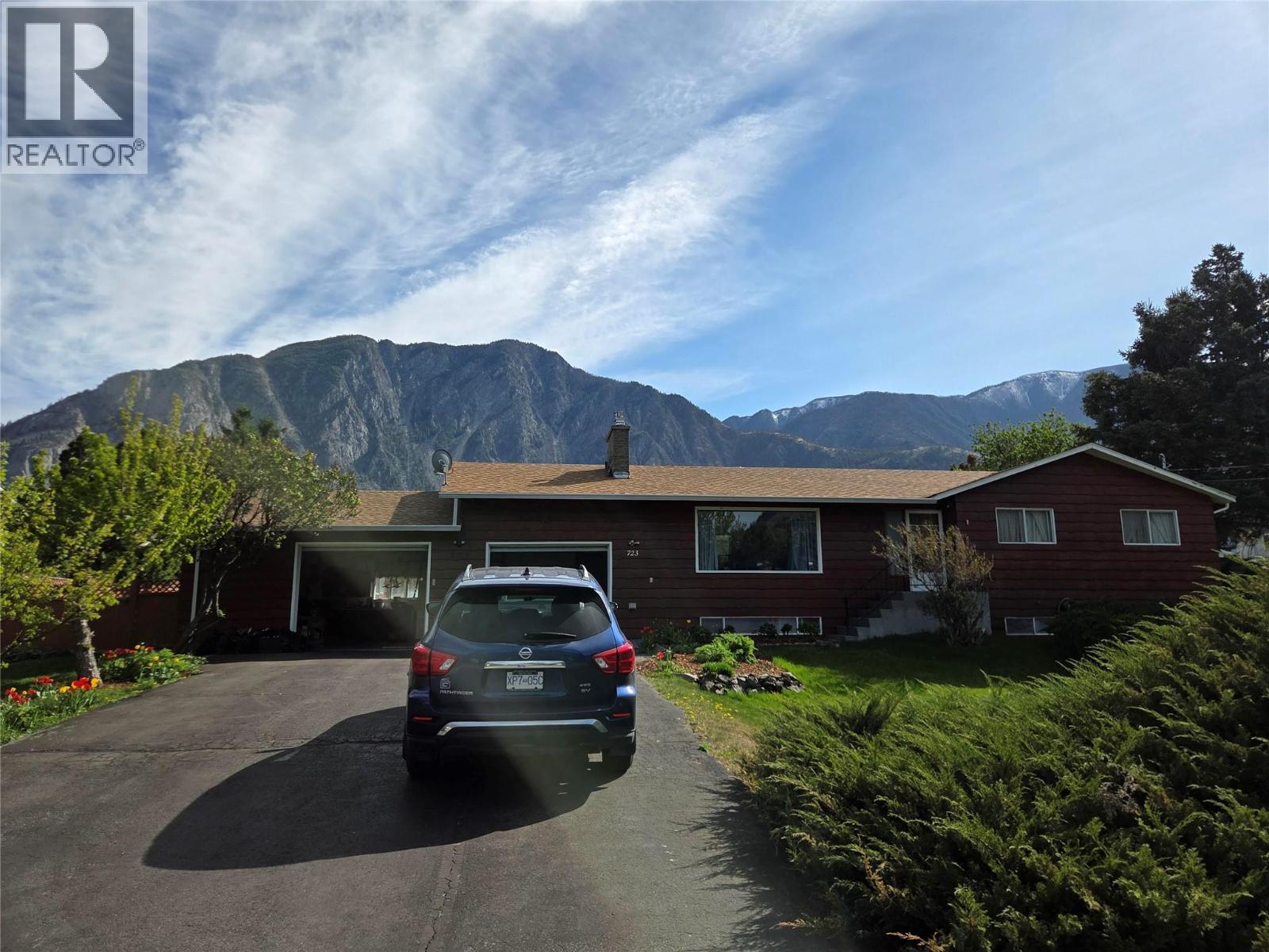 723 3rd Avenue, Keremeos, British Columbia  V0X 1N2 - Photo 1 - 10384153