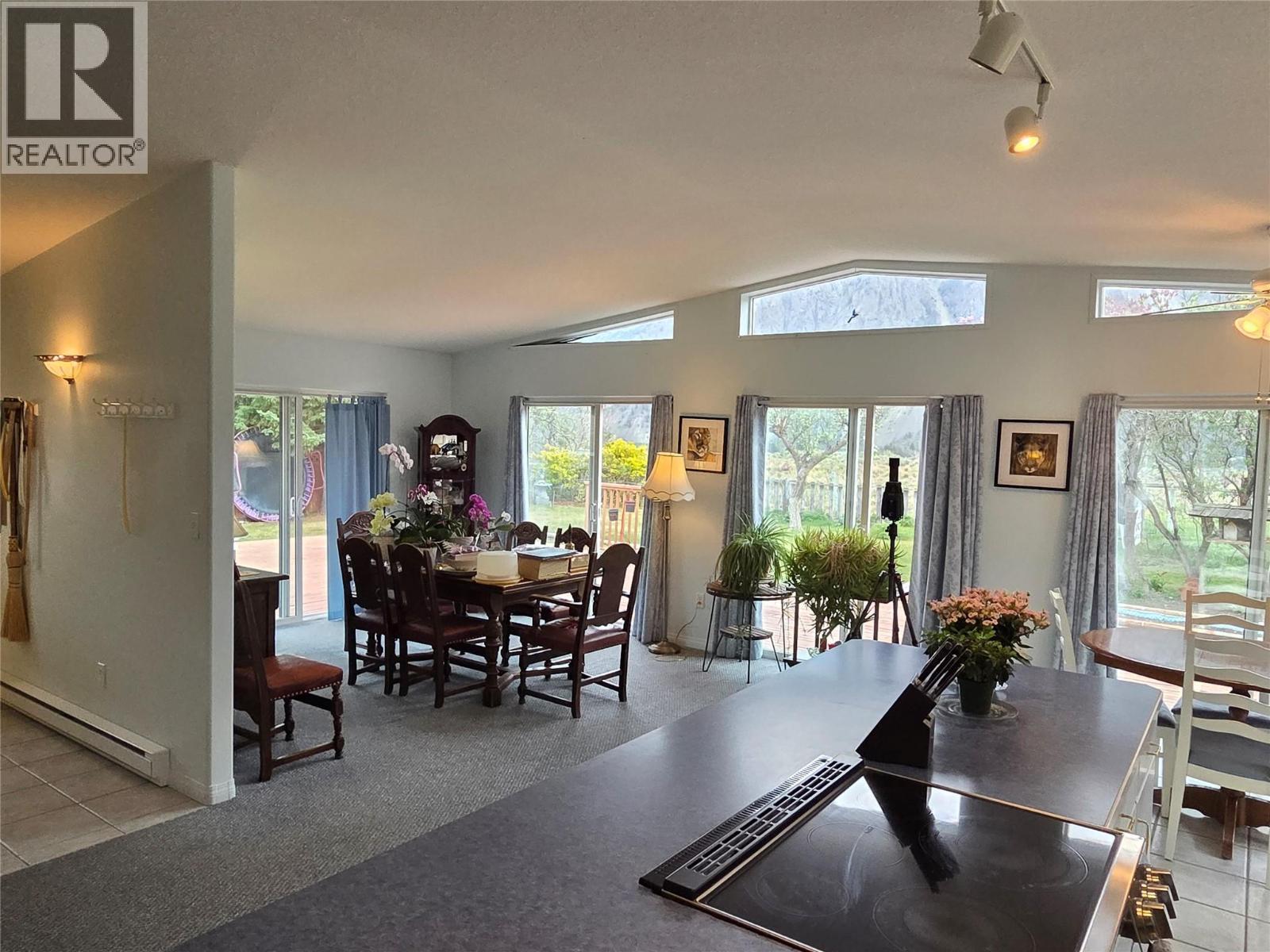 723 3rd Avenue, Keremeos, British Columbia  V0X 1N2 - Photo 10 - 10384153