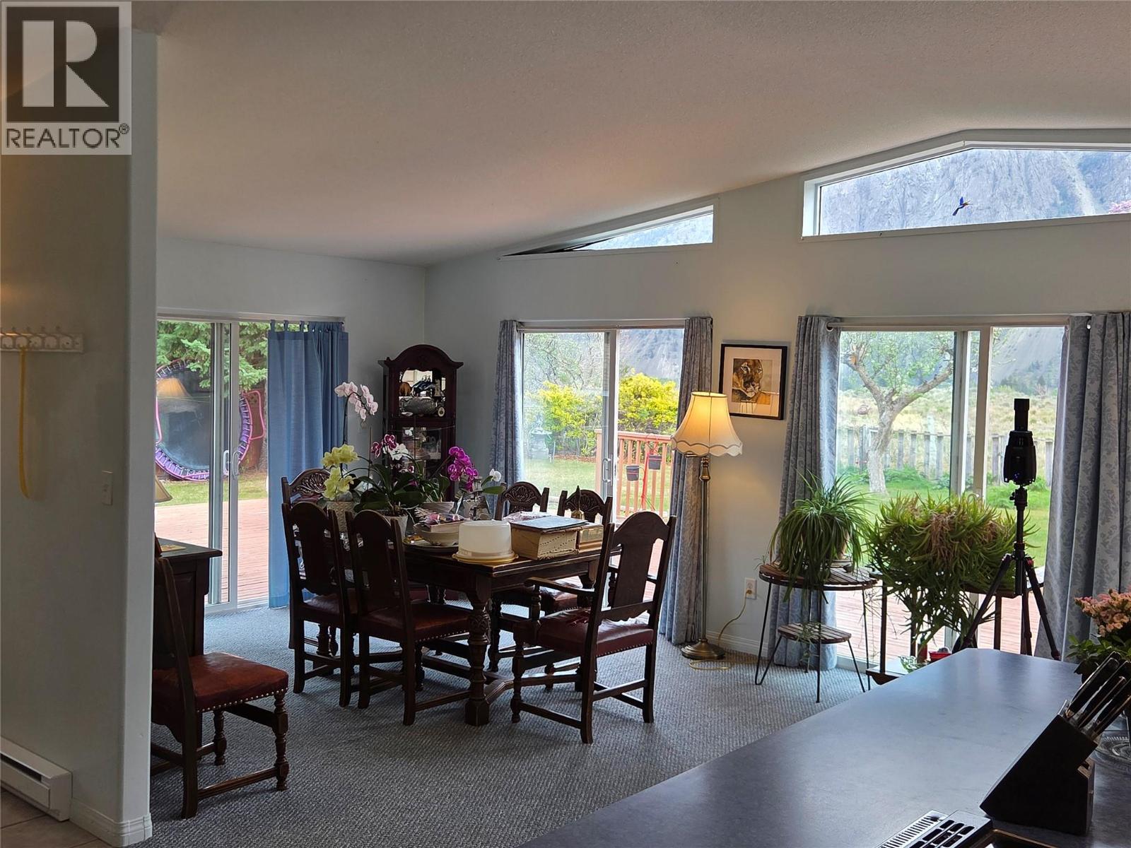 723 3rd Avenue, Keremeos, British Columbia  V0X 1N2 - Photo 9 - 10384153