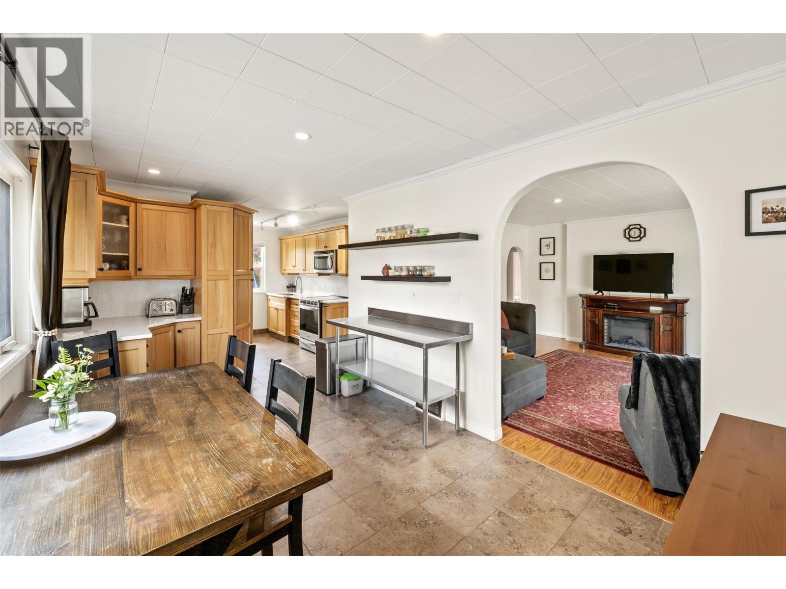 6437 Badger Street, Oliver, British Columbia  V0H 1T3 - Photo 11 - 10383918