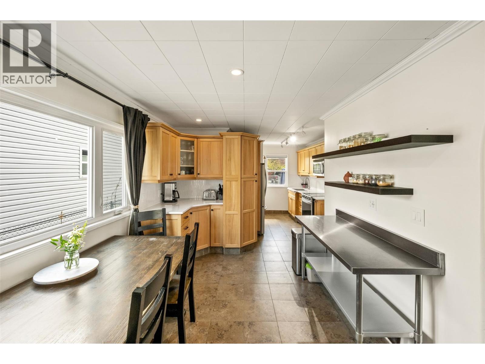 6437 Badger Street, Oliver, British Columbia  V0H 1T3 - Photo 12 - 10383918