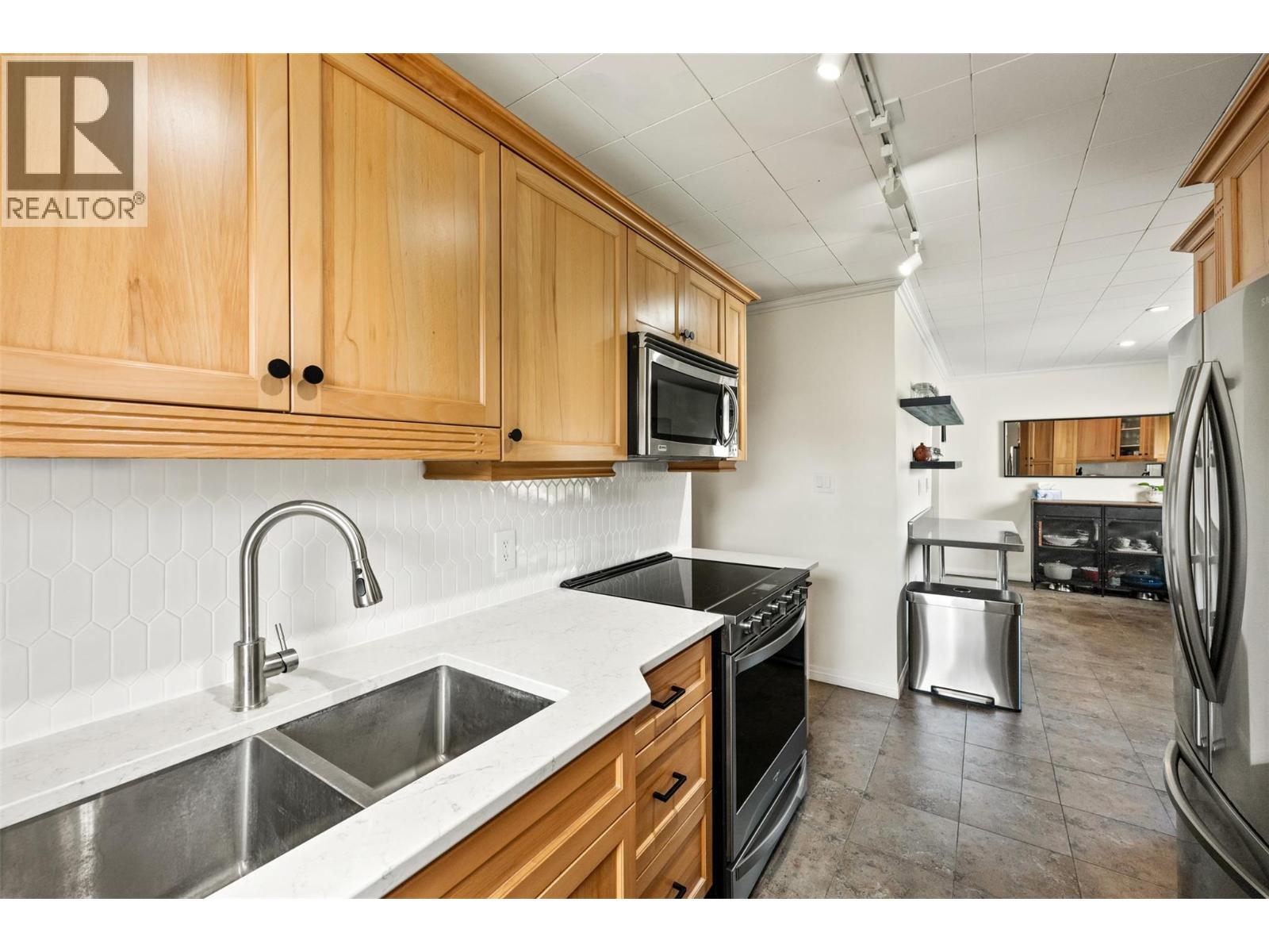 6437 Badger Street, Oliver, British Columbia  V0H 1T3 - Photo 18 - 10383918