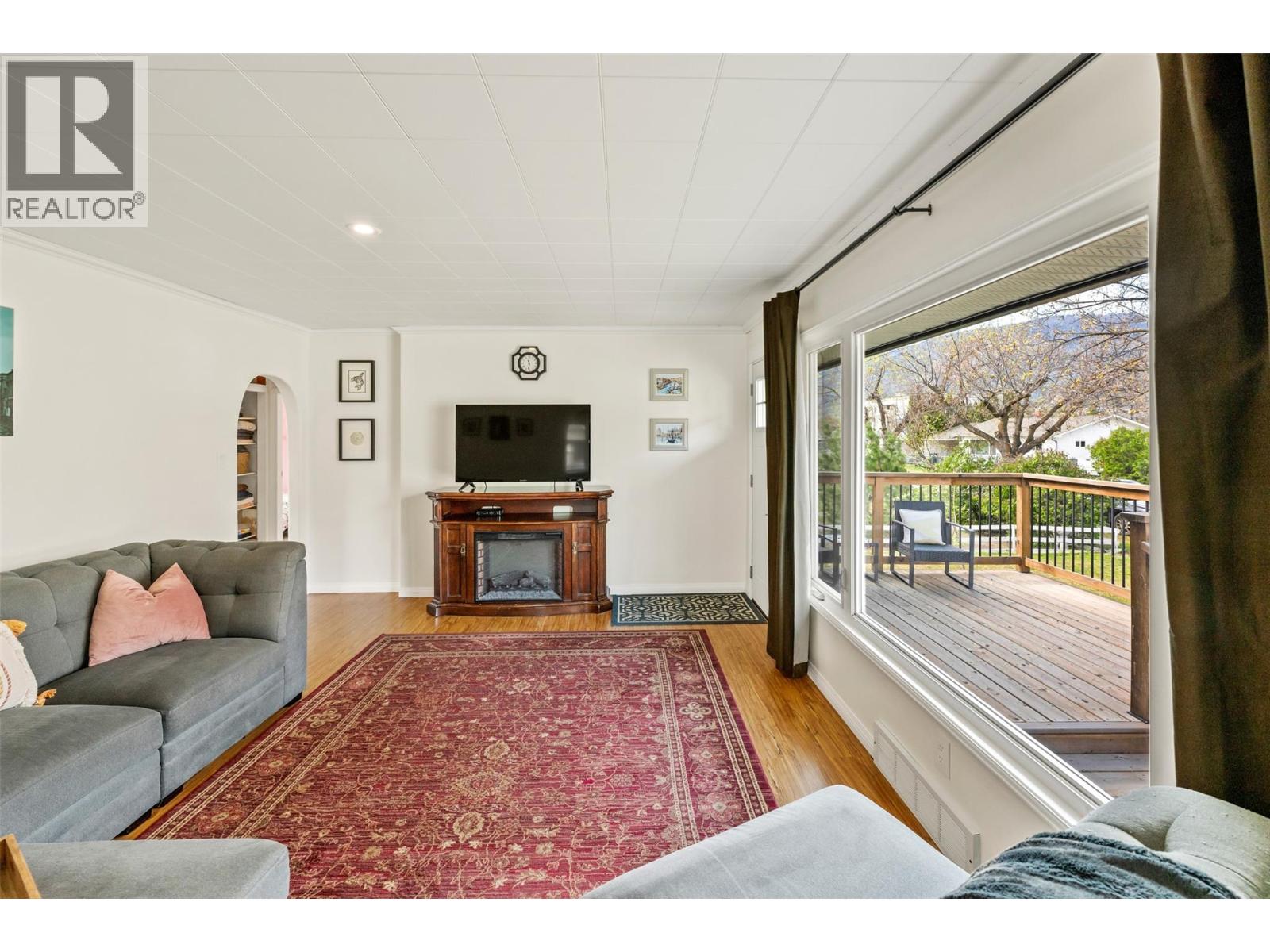 6437 Badger Street, Oliver, British Columbia  V0H 1T3 - Photo 8 - 10383918