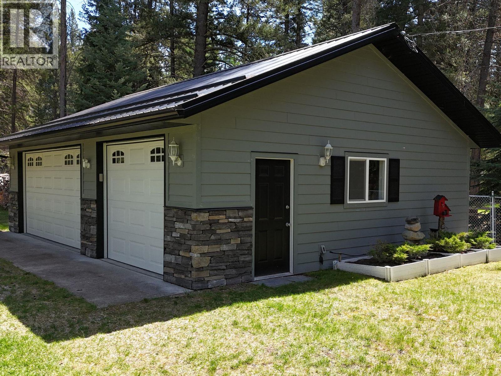 2401 Garbutts Lake Road, Fort Steele, British Columbia  V0B 2J0 - Photo 21 - 10384115