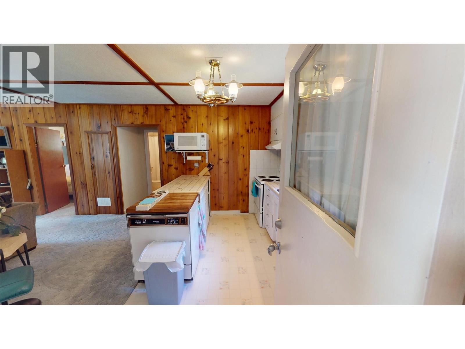 2401 Garbutts Lake Road, Fort Steele, British Columbia  V0B 2J0 - Photo 6 - 10384115