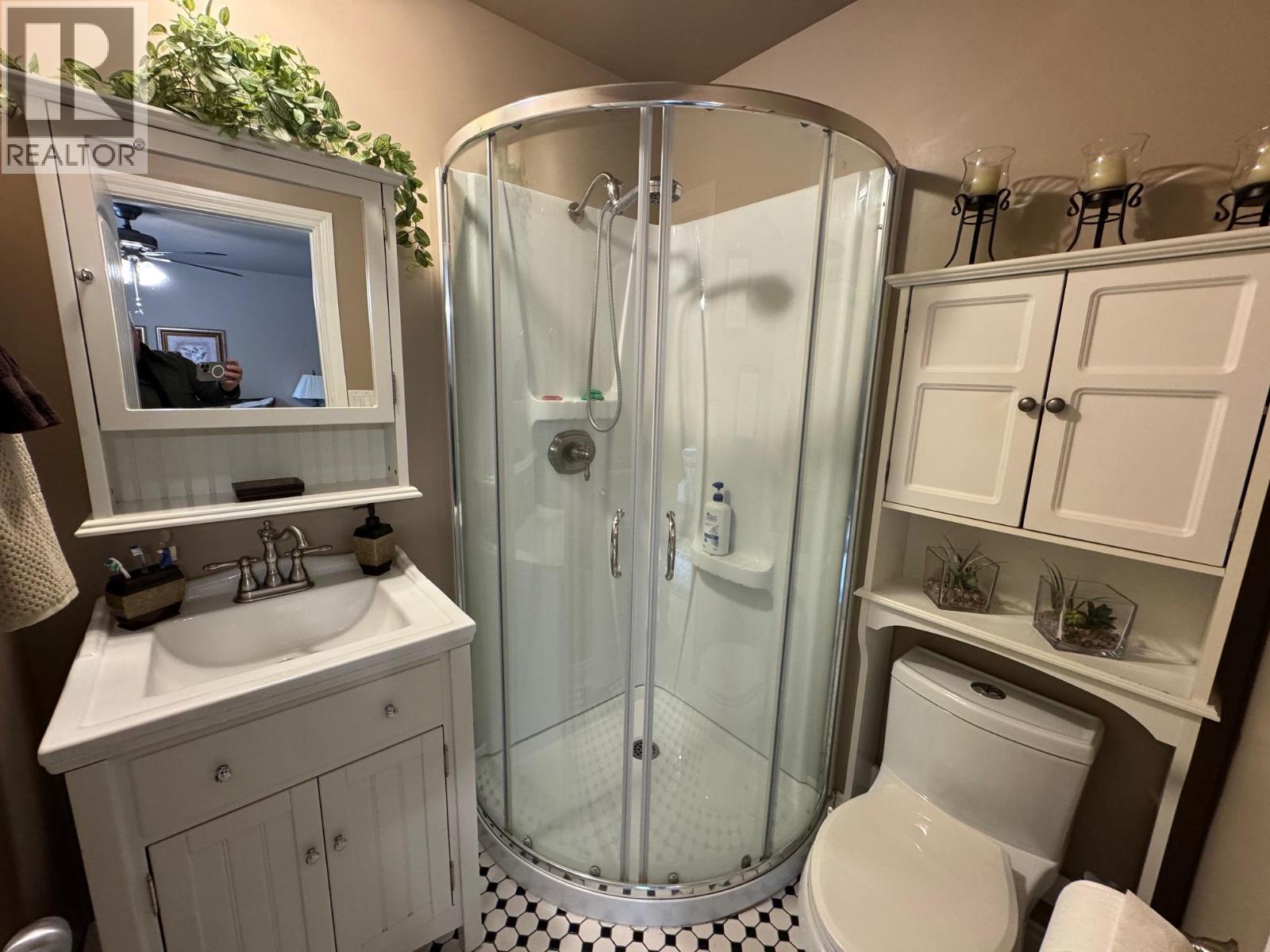 5 Cottonwood Road, Beaverdell, British Columbia  V0H 1A0 - Photo 8 - 10383859