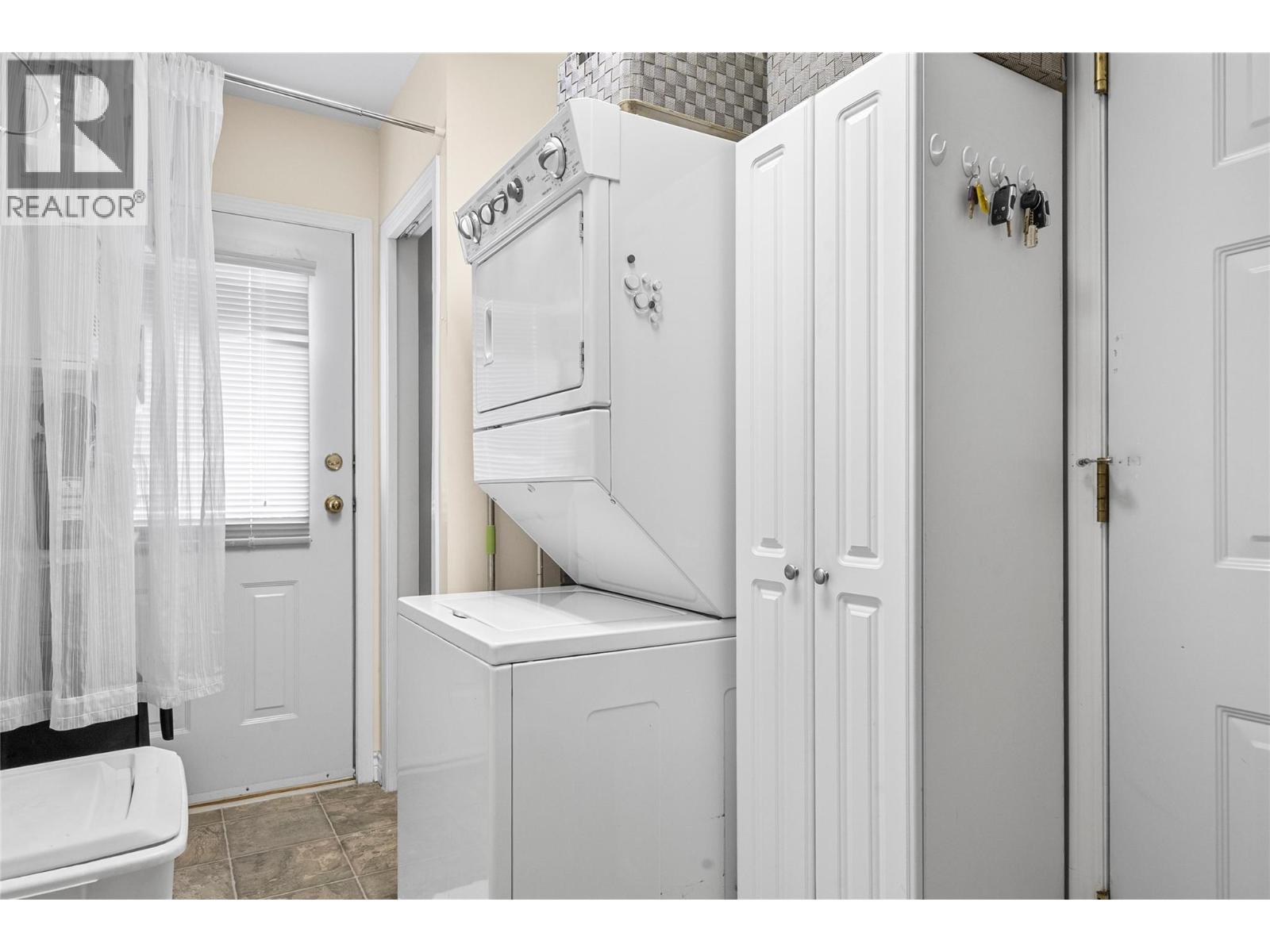 2524 Parkdale Place, Blind Bay, British Columbia  V0E 1H1 - Photo 12 - 10383143