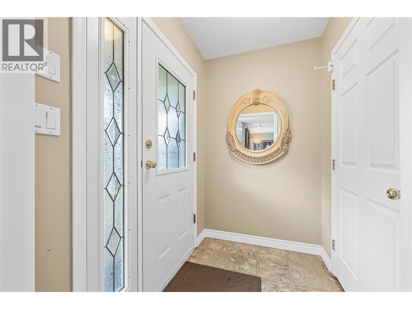 2524 Parkdale Place, Blind Bay, British Columbia  V0E 1H1 - Photo 3 - 10383143