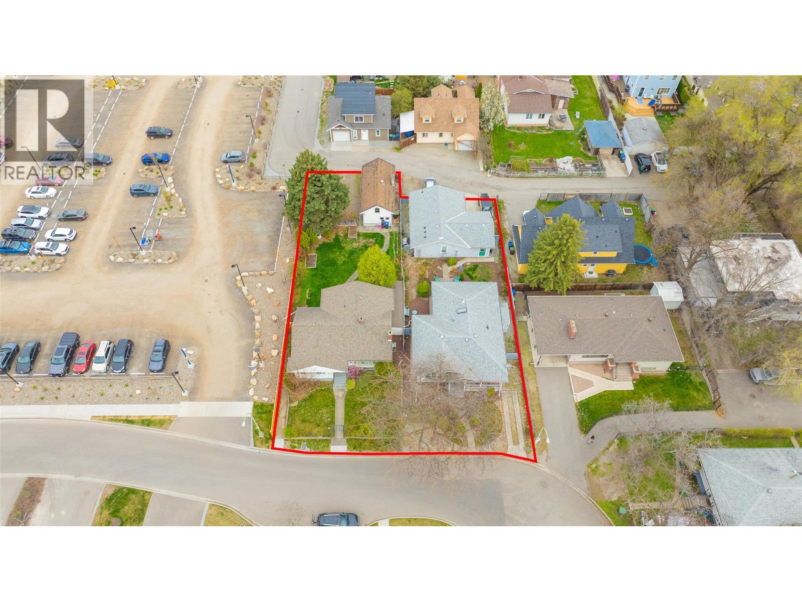 588/598 Royal Avenue, Kelowna, British Columbia  V1Y 5L5 - Photo 1 - 10383740