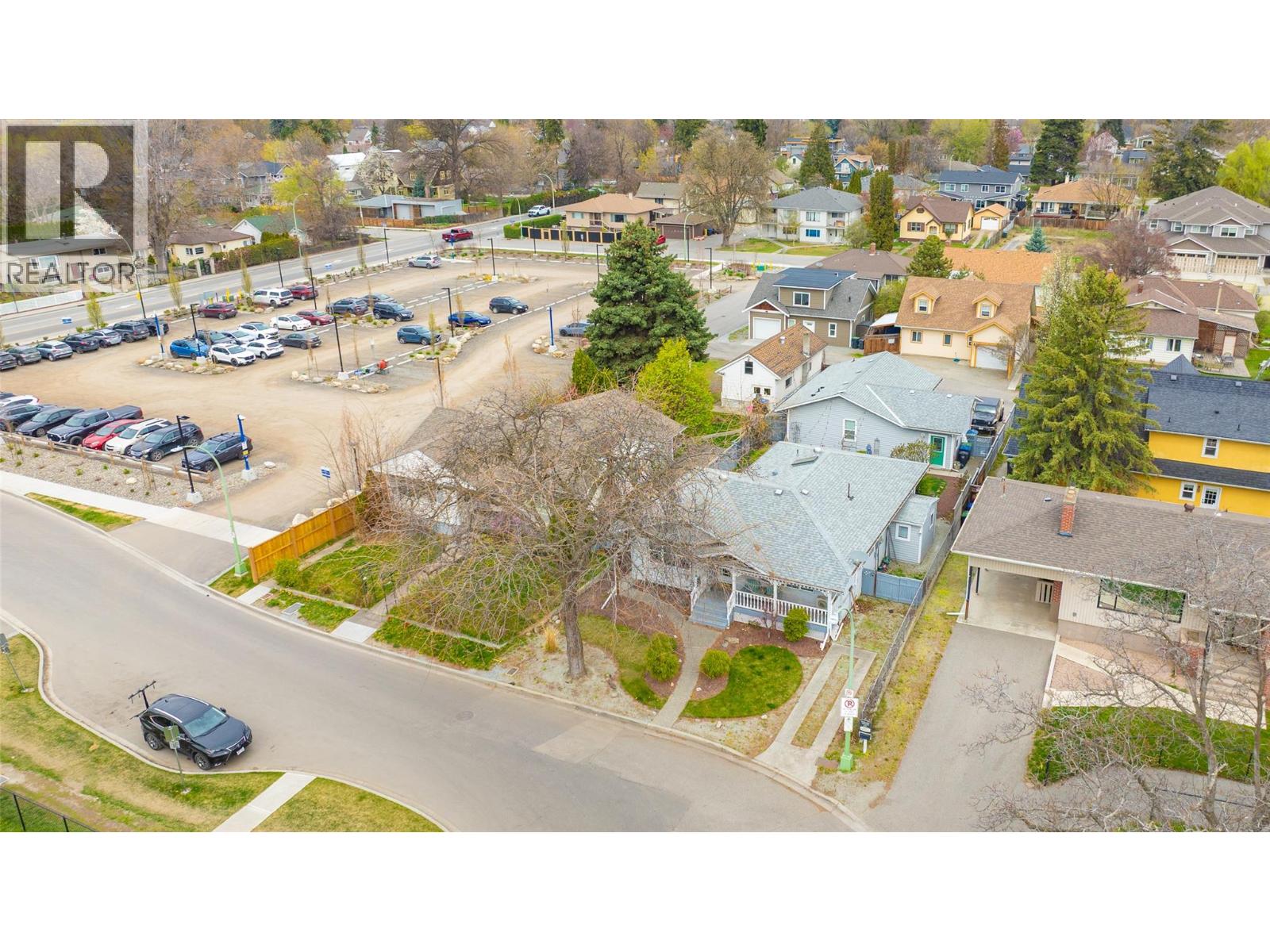 588/598 Royal Avenue, Kelowna, British Columbia  V1Y 5L5 - Photo 3 - 10383740