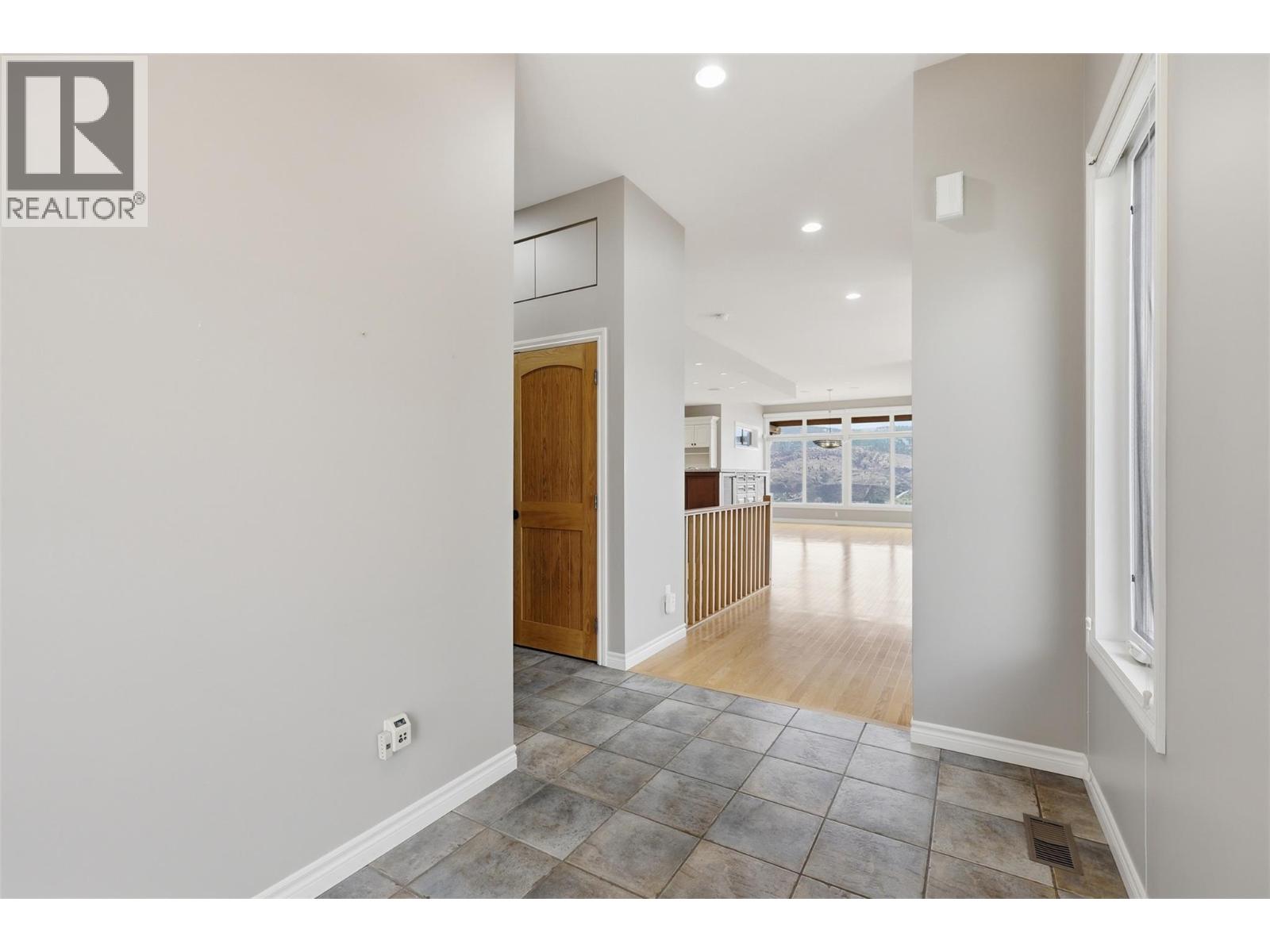 1589 Golf Ridge Drive, Kamloops, British Columbia  V2H 0A5 - Photo 5 - 10381403