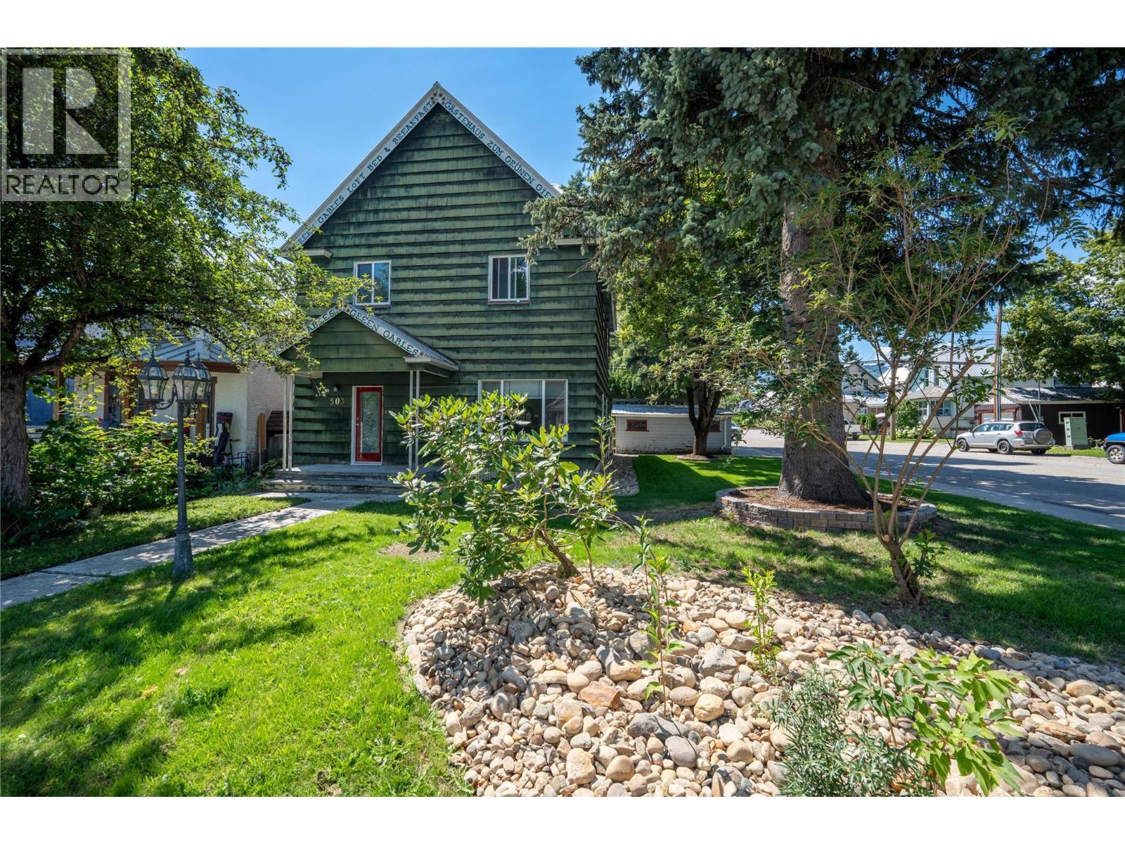 503 Third Street E, Revelstoke, British Columbia  V0E 2S0 - Photo 1 - 10384188