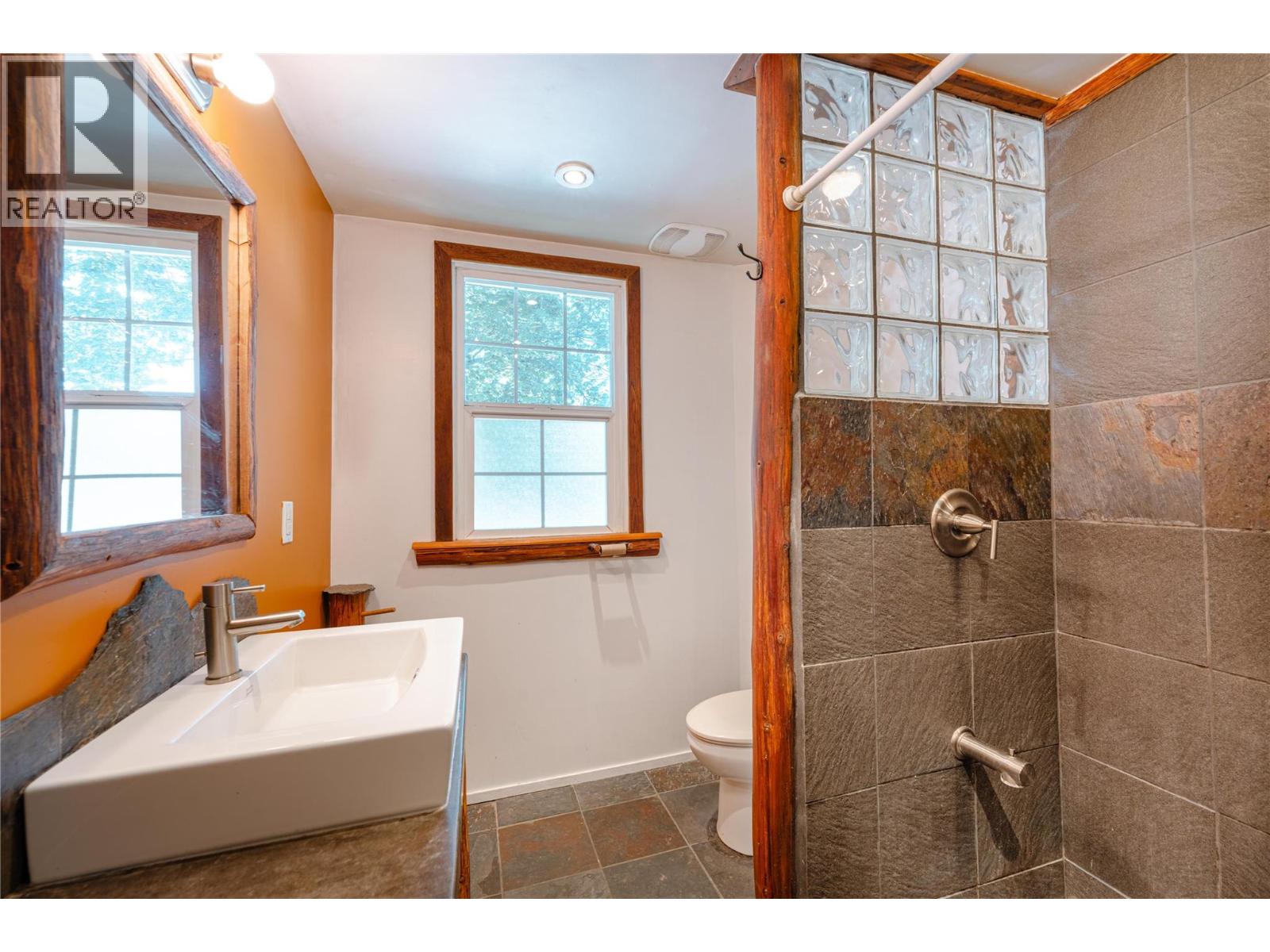 503 Third Street E, Revelstoke, British Columbia  V0E 2S0 - Photo 29 - 10384188