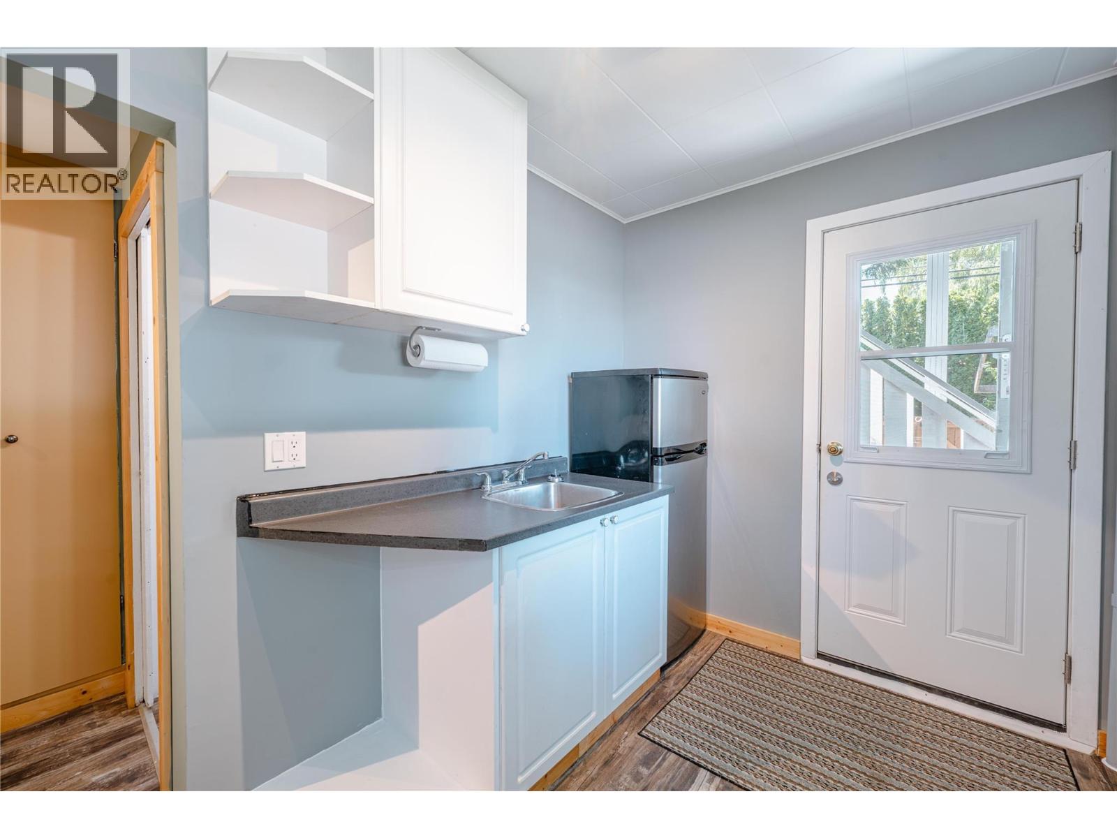 503 Third Street E, Revelstoke, British Columbia  V0E 2S0 - Photo 5 - 10384188