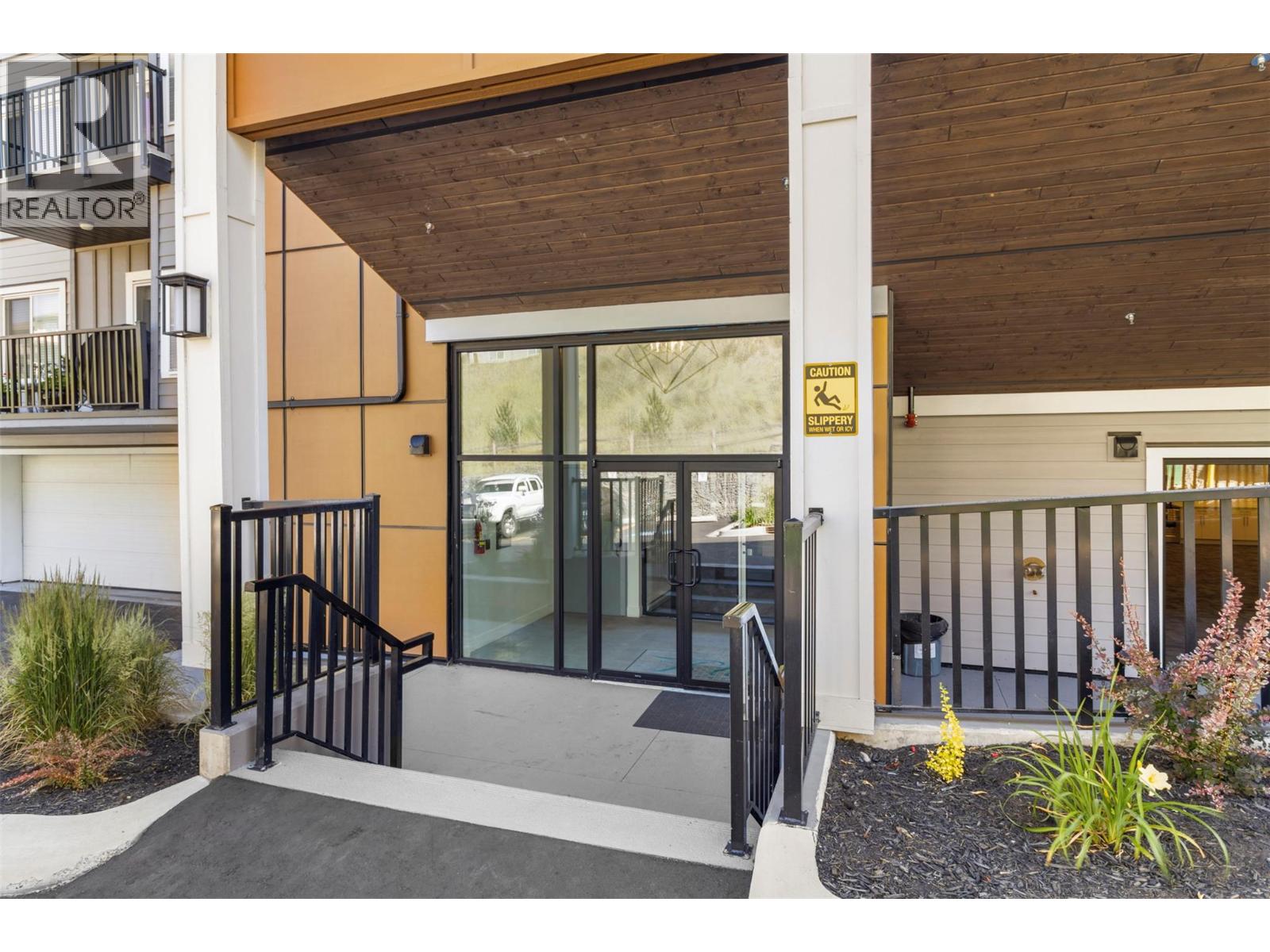 2046 Robson Place Unit# 314, Kamloops, British Columbia  V2E 0A5 - Photo 4 - 10384186