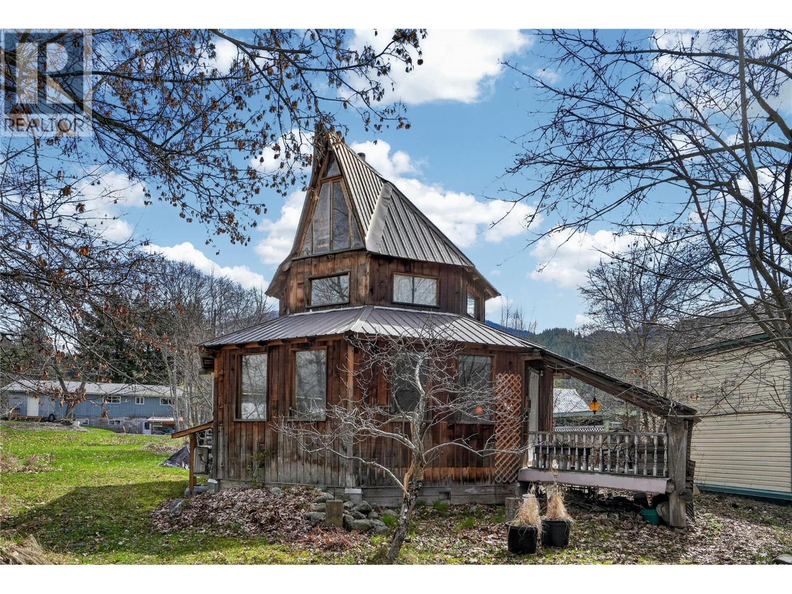 806 Bellevue Street, New Denver, British Columbia  V0G 1S1 - Photo 2 - 10383864