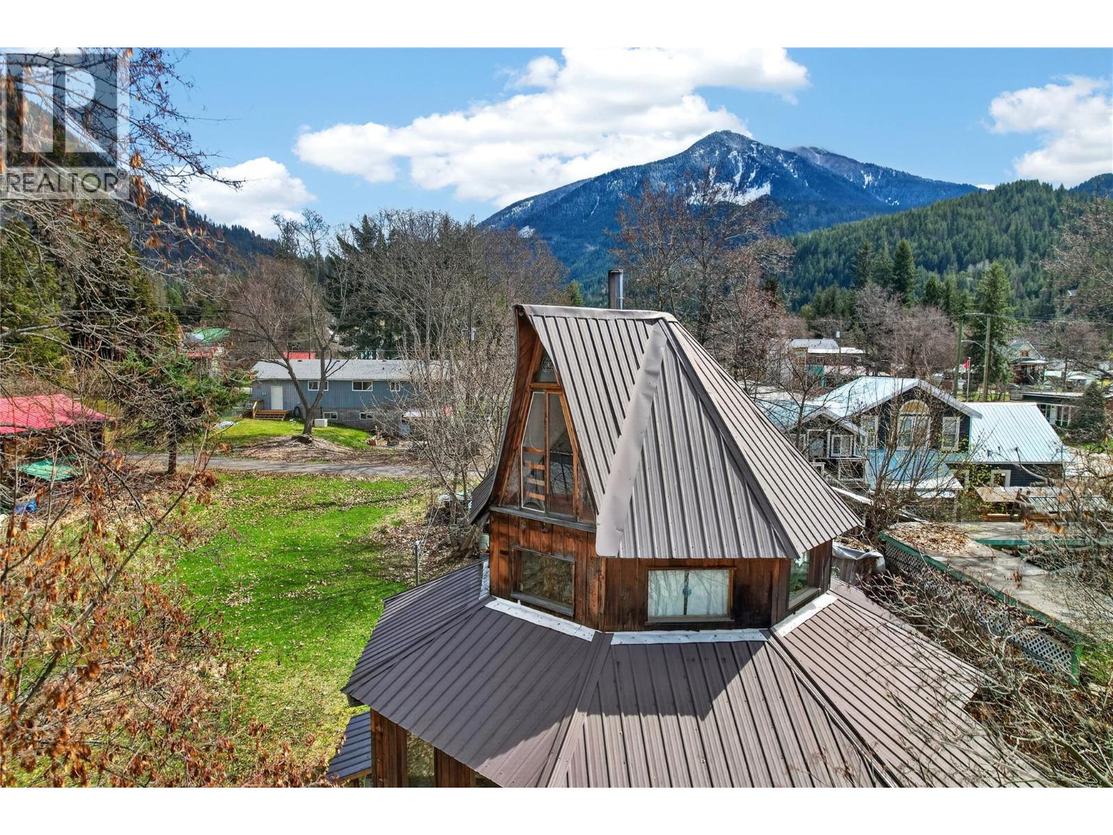 806 Bellevue Street, New Denver, British Columbia  V0G 1S1 - Photo 3 - 10383864