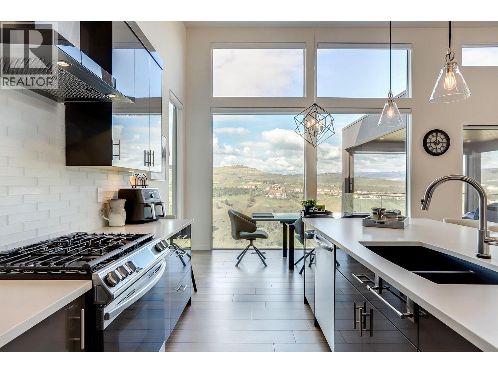 912 Mt. Griffin Road, Vernon, British Columbia  V1B 0A5 - Photo 10 - 10384103