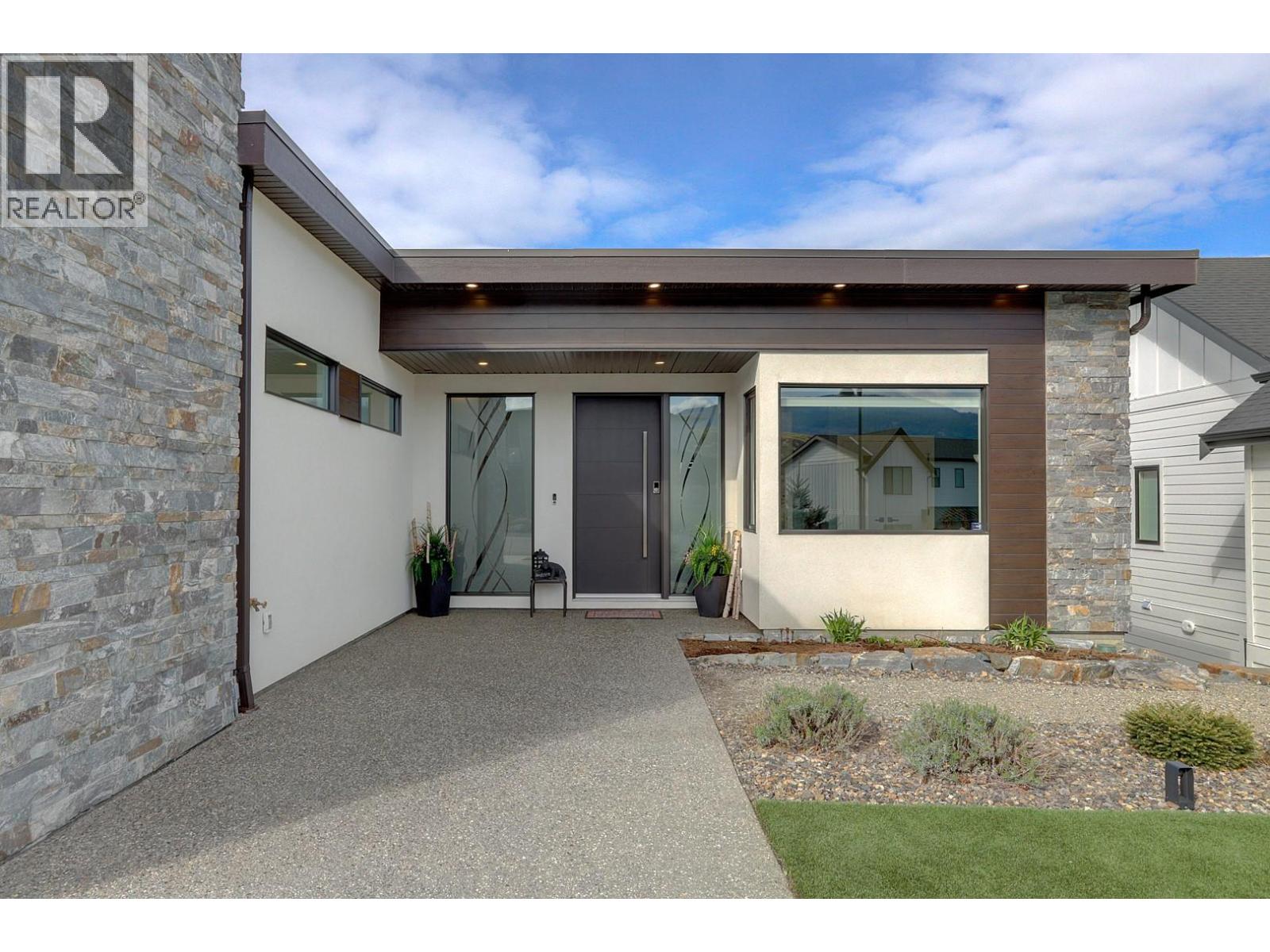 912 Mt. Griffin Road, Vernon, British Columbia  V1B 0A5 - Photo 3 - 10384103