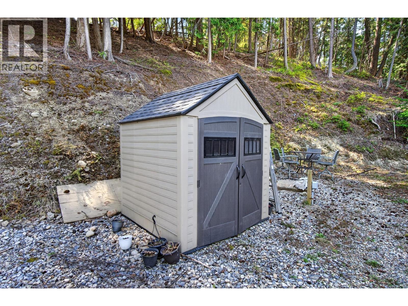 1360 Trans Canada Highway Ne, Salmon Arm, British Columbia  V1E 2S6 - Photo 18 - 10383375