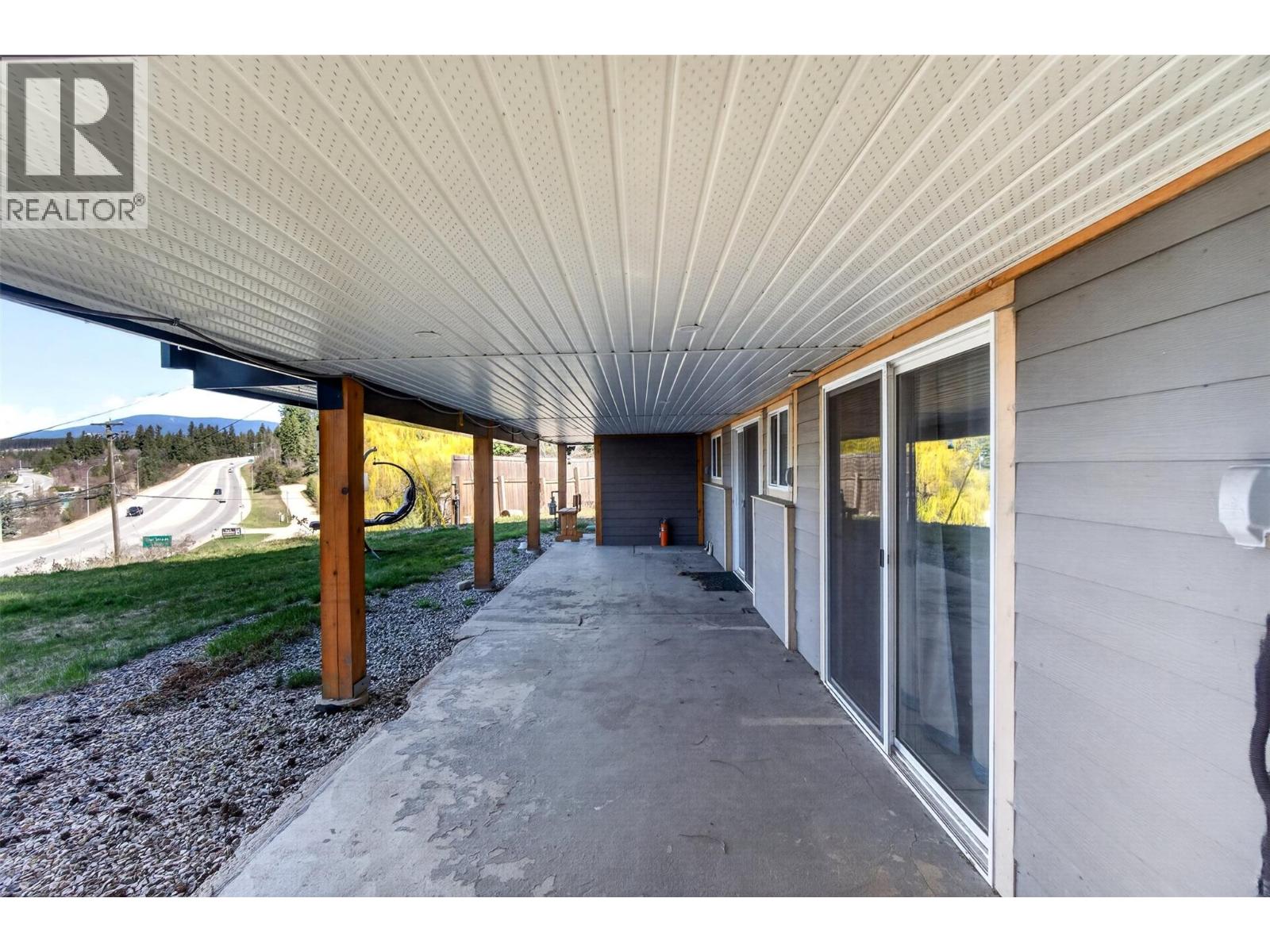 1360 Trans Canada Highway Ne, Salmon Arm, British Columbia  V1E 2S6 - Photo 31 - 10383375