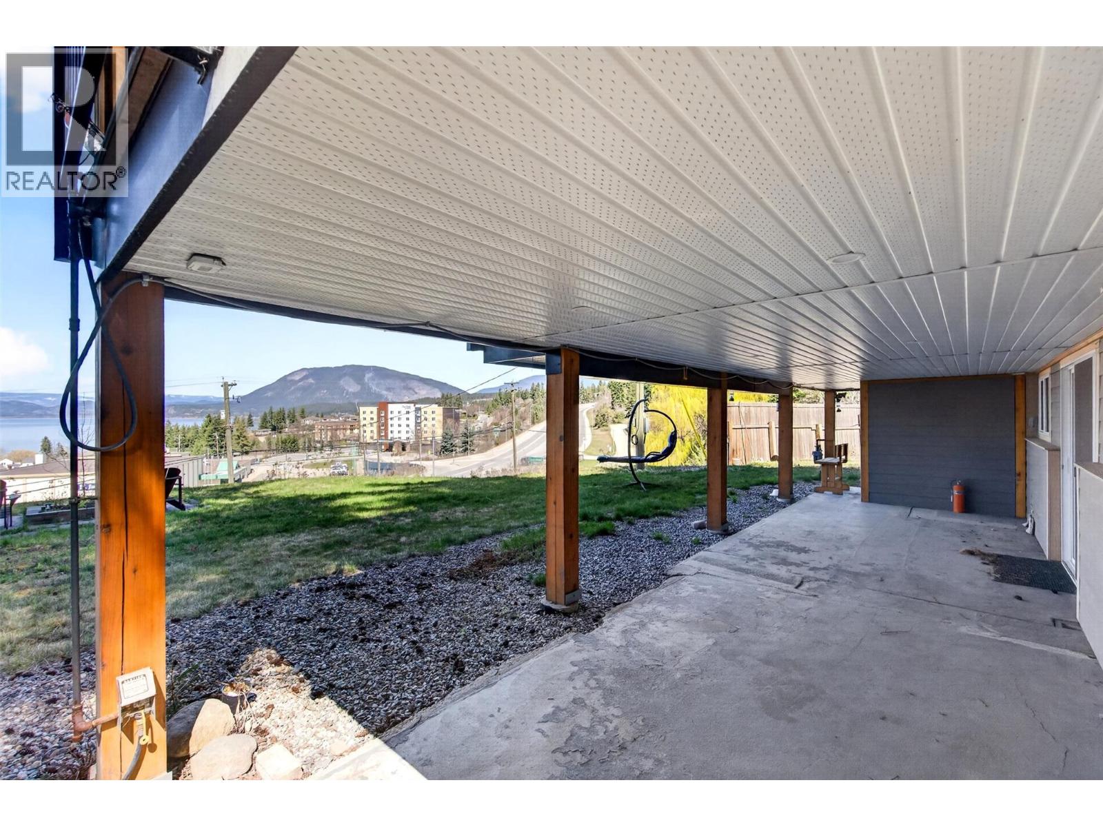 1360 Trans Canada Highway Ne, Salmon Arm, British Columbia  V1E 2S6 - Photo 32 - 10383375