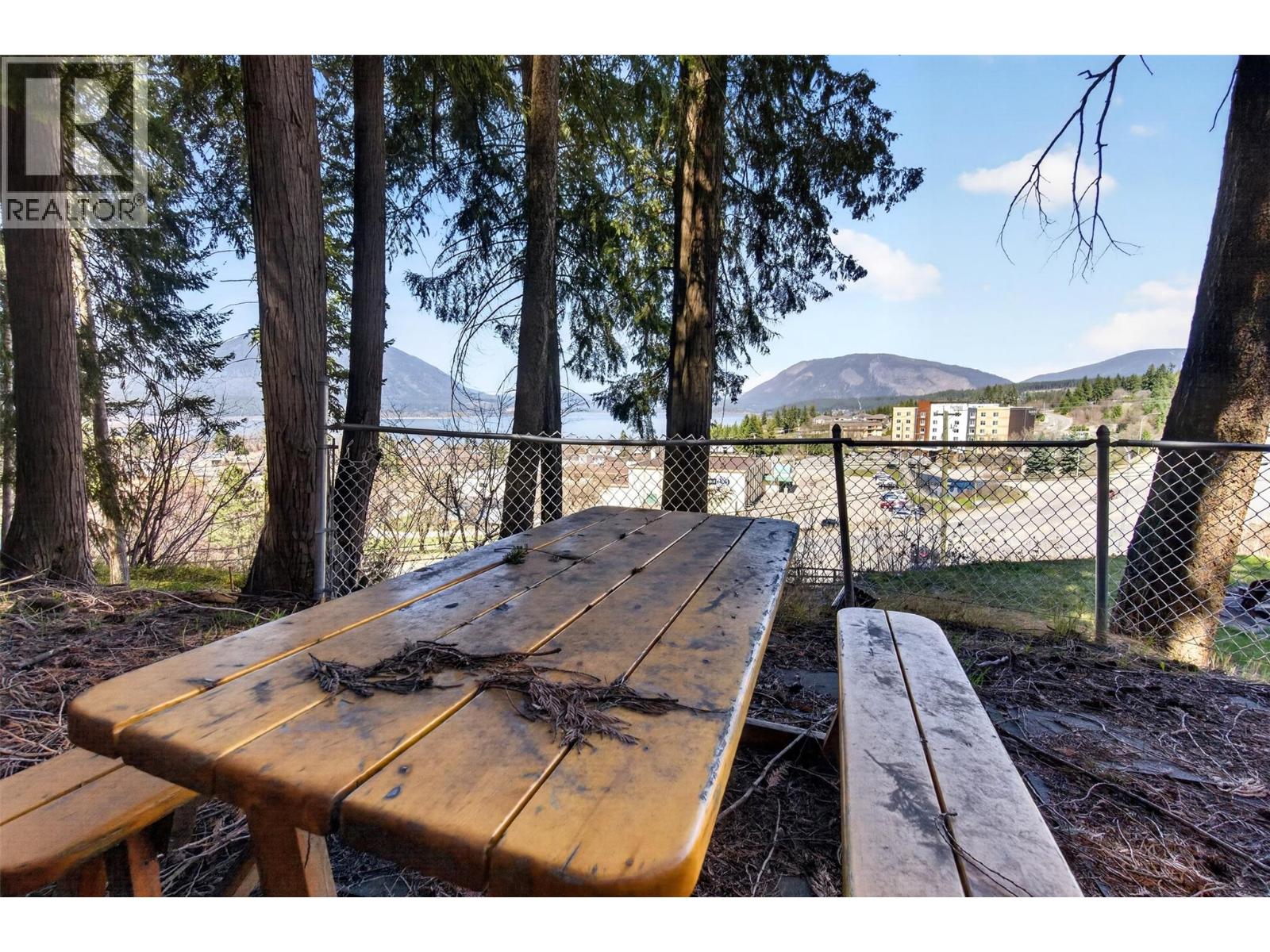 1360 Trans Canada Highway Ne, Salmon Arm, British Columbia  V1E 2S6 - Photo 35 - 10383375