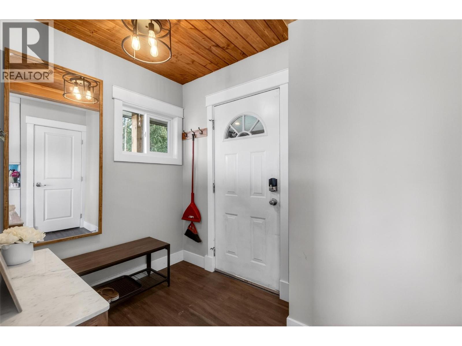 1360 Trans Canada Highway Ne, Salmon Arm, British Columbia  V1E 2S6 - Photo 48 - 10383375