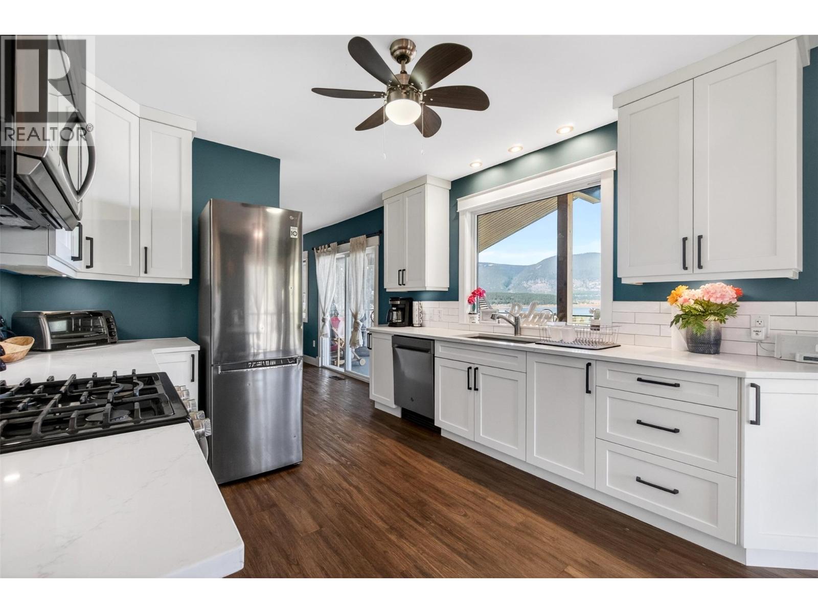 1360 Trans Canada Highway Ne, Salmon Arm, British Columbia  V1E 2S6 - Photo 49 - 10383375