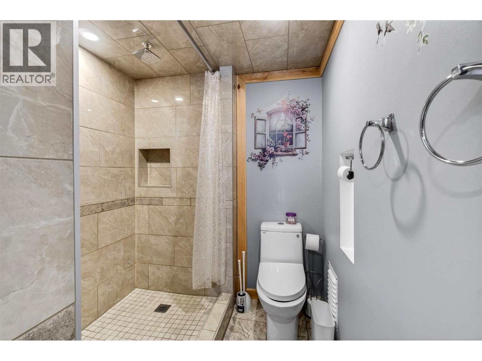 1360 Trans Canada Highway Ne, Salmon Arm, British Columbia  V1E 2S6 - Photo 59 - 10383375