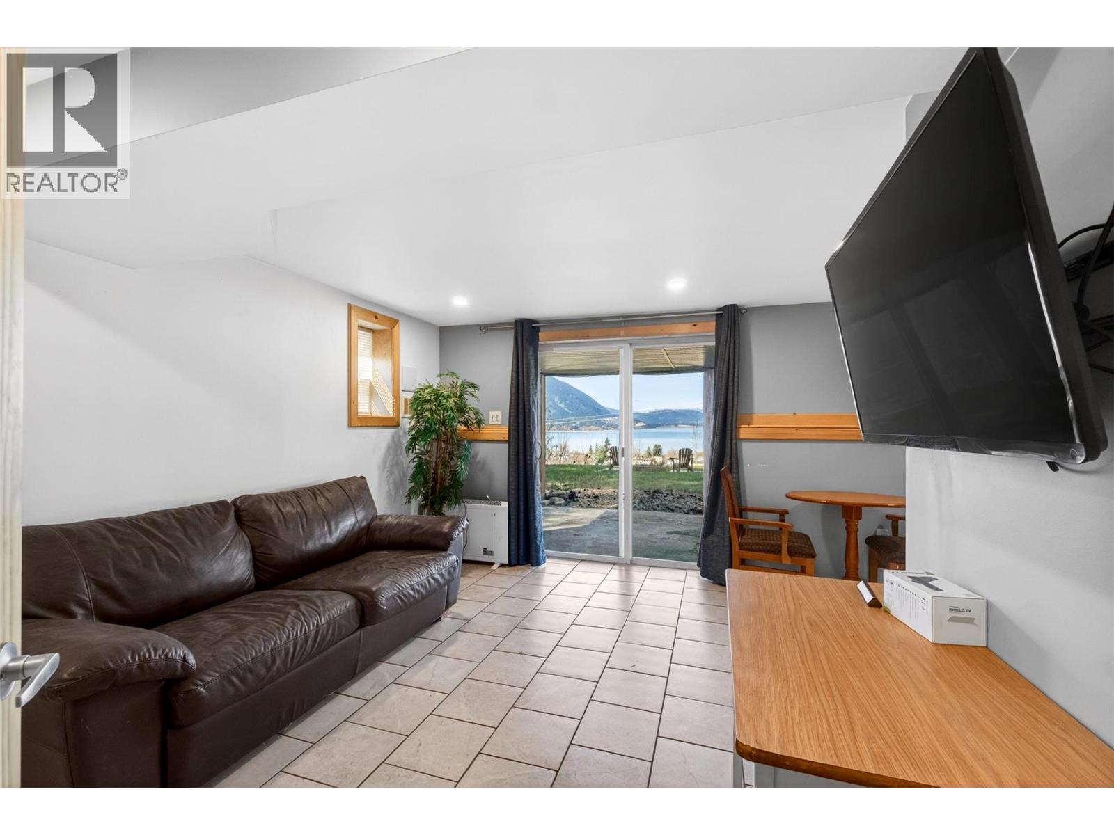 1360 Trans Canada Highway Ne, Salmon Arm, British Columbia  V1E 2S6 - Photo 62 - 10383375