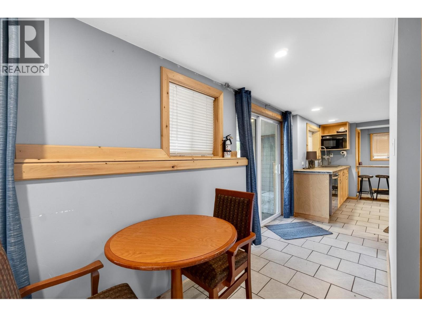 1360 Trans Canada Highway Ne, Salmon Arm, British Columbia  V1E 2S6 - Photo 64 - 10383375