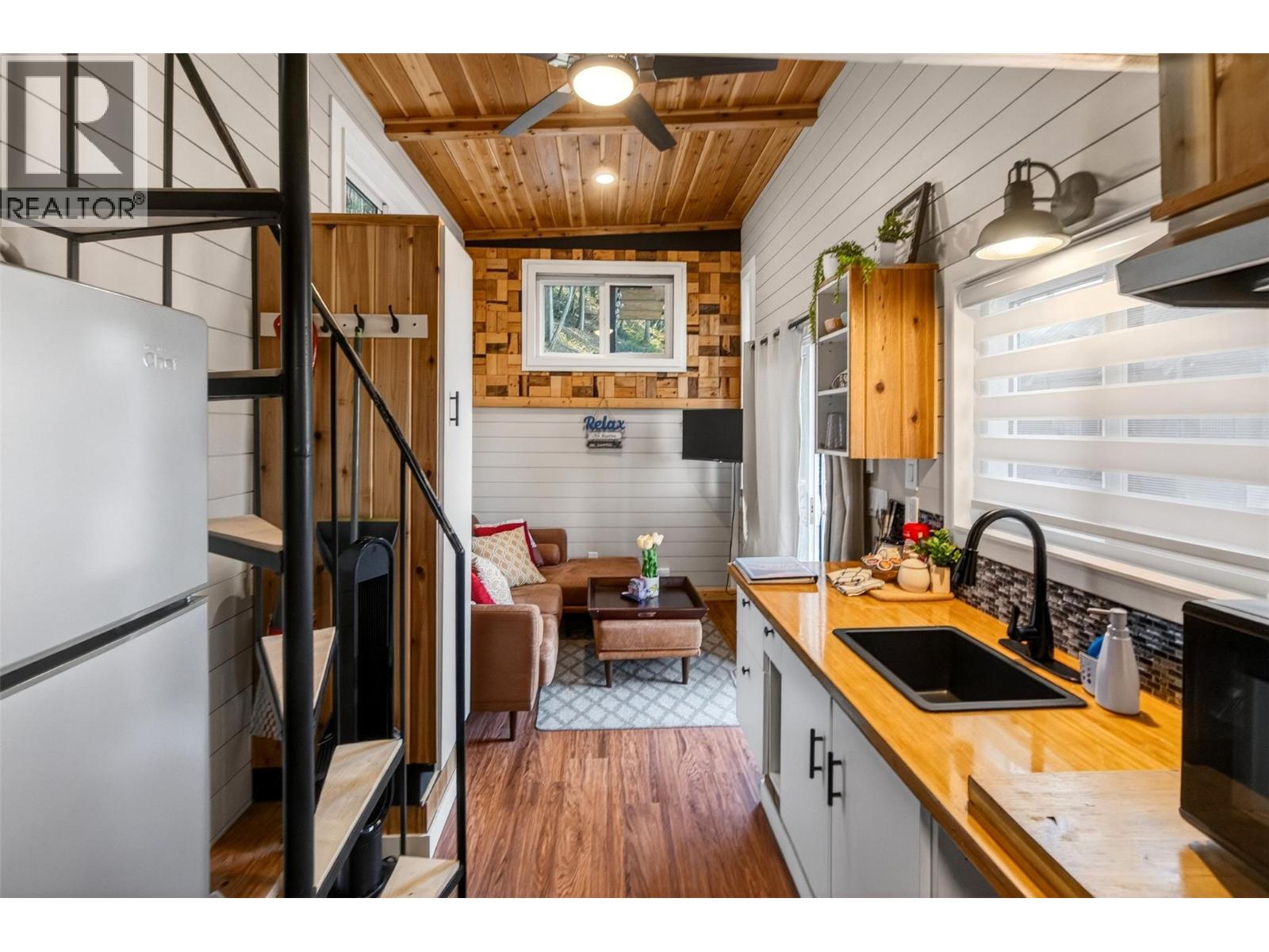 1360 Trans Canada Highway Ne, Salmon Arm, British Columbia  V1E 2S6 - Photo 74 - 10383375