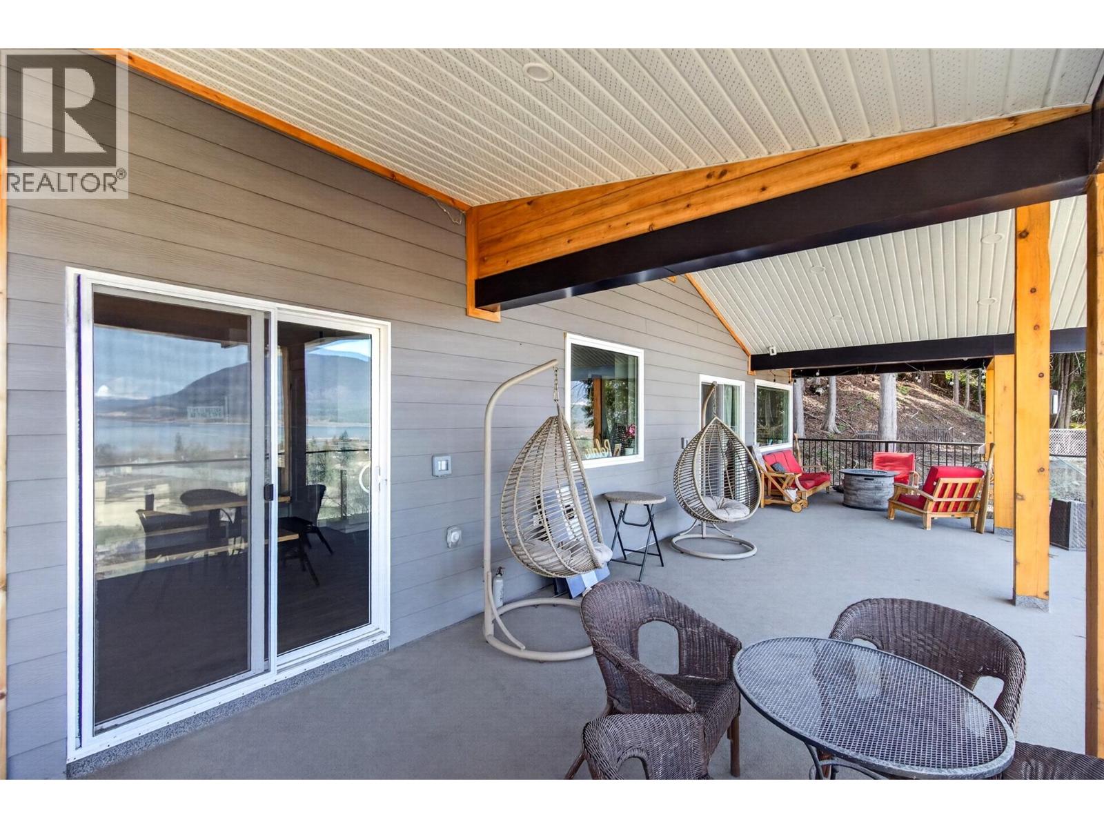 1360 Trans Canada Highway Ne, Salmon Arm, British Columbia  V1E 2S6 - Photo 9 - 10383375